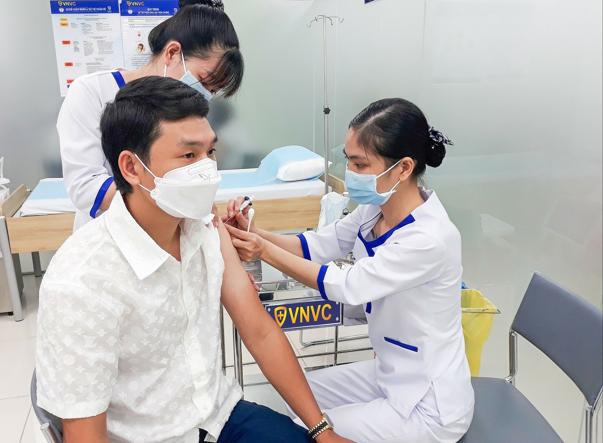 Tang nhu cau tiem vaccine phong cac benh ung thu do HPV hinh anh