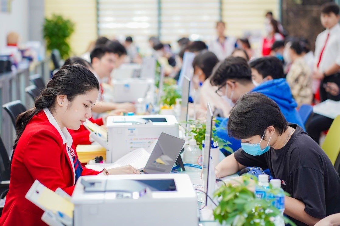 tuyen sinh UEF anh 3