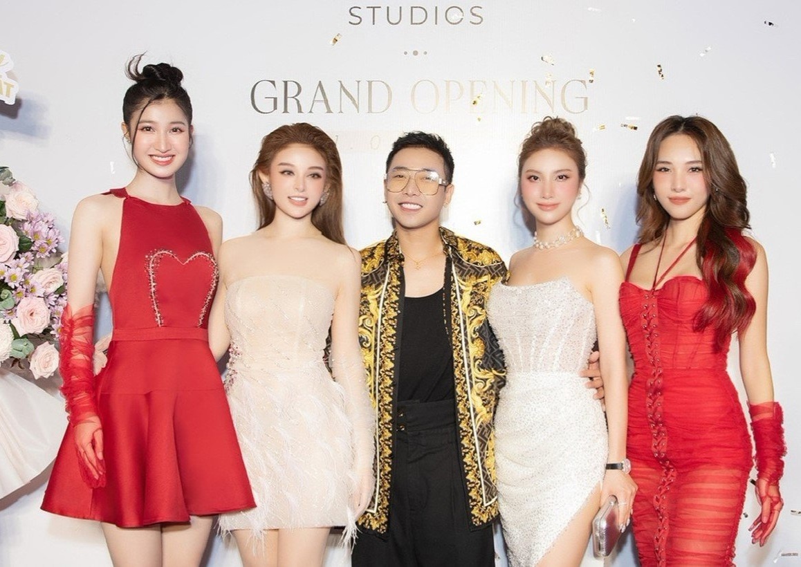 A hau Phuong Nhi len do khoe sac cung dan sao dip Valentine hinh anh