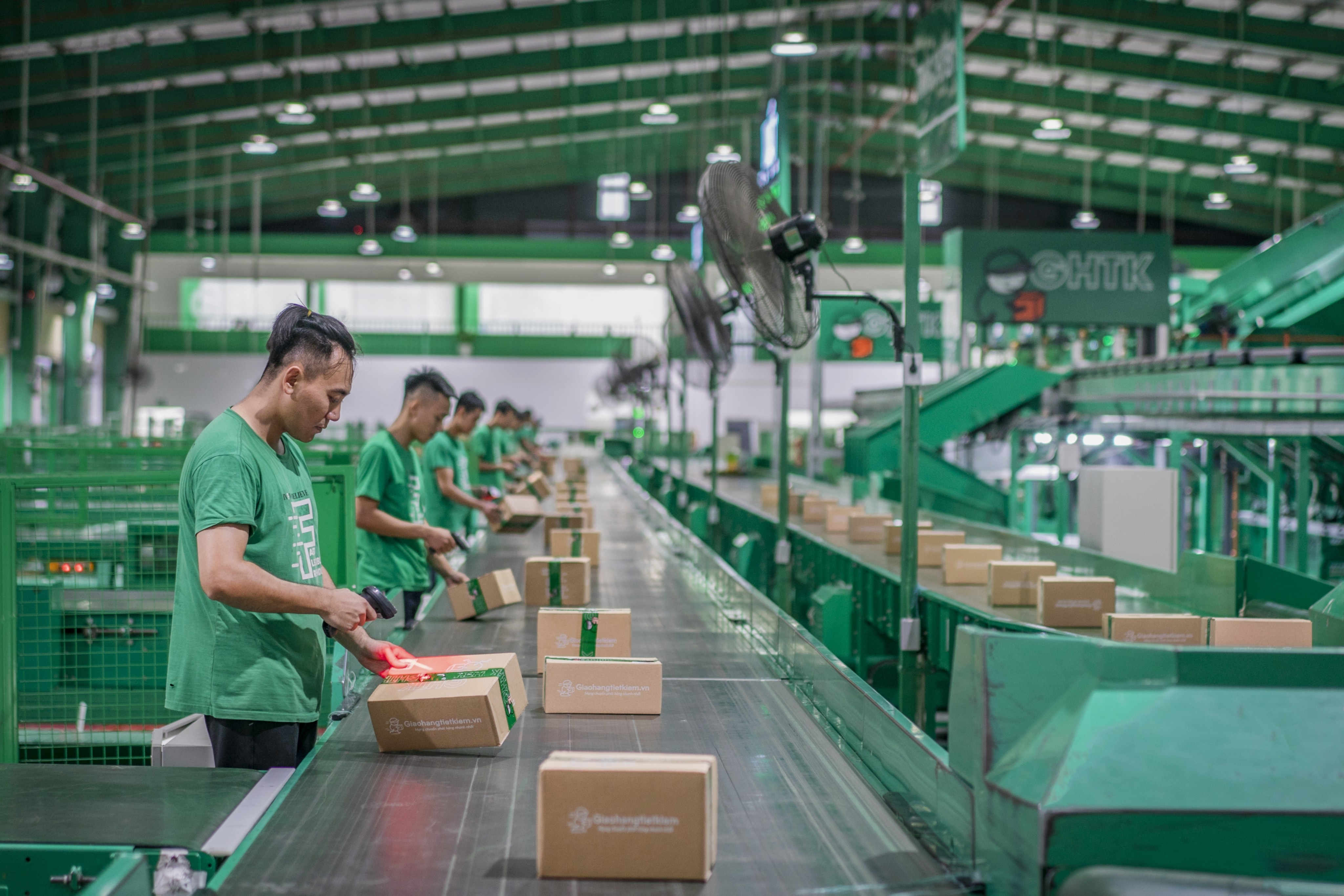 Giao Hang Tiet kiem va 10 nam no luc tro thanh Thuong hieu quoc gia hinh anh