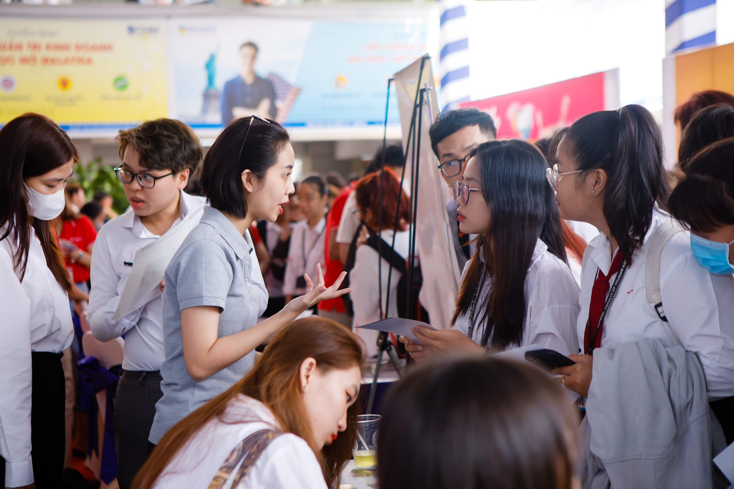 Hutech,  nguon nhan luc anh 6