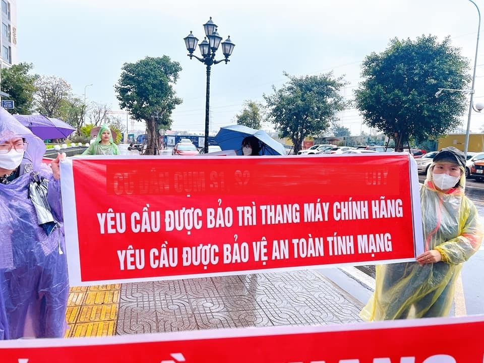 Cu dan tran tro ve chat luong ban quan tri chung cu hinh anh