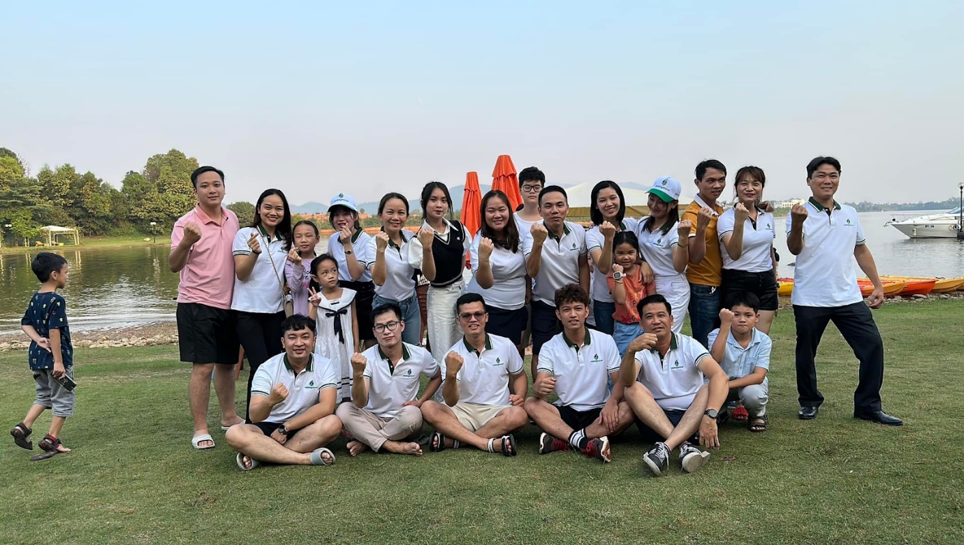 Vinatat,  Vietkingtravel anh 2