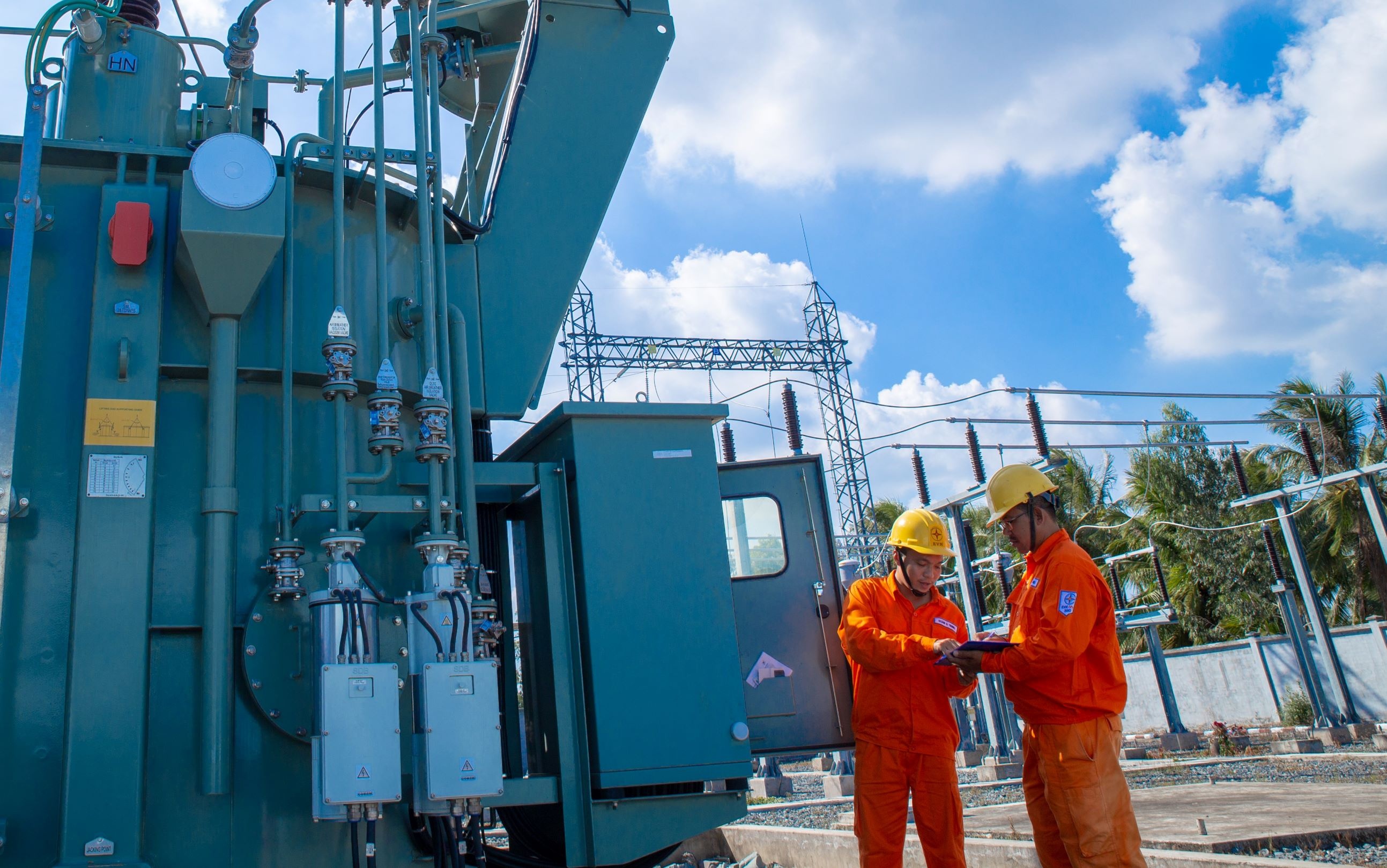 EVNSPC dam bao khong de thieu dien tai mien Nam nam 2023 hinh anh