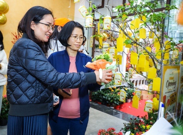 Dalat Hasfarm khai truong cua hang voi dien mao moi hinh anh