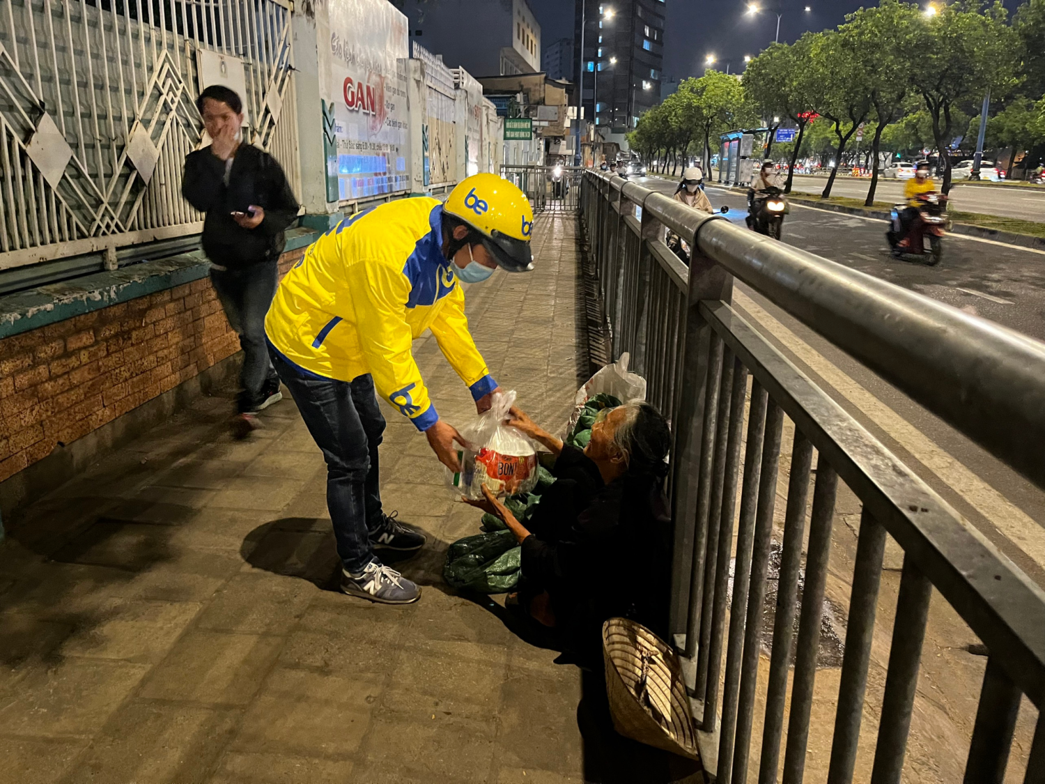 Be Group,  hoat dong thien nguyen anh 4