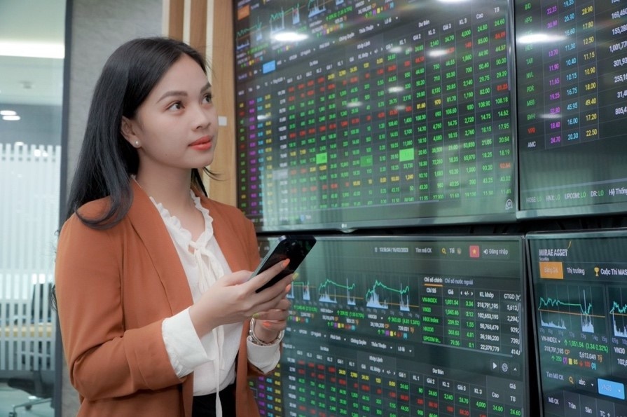 Thi truong chung khoan co trien vong phuc hoi hinh anh