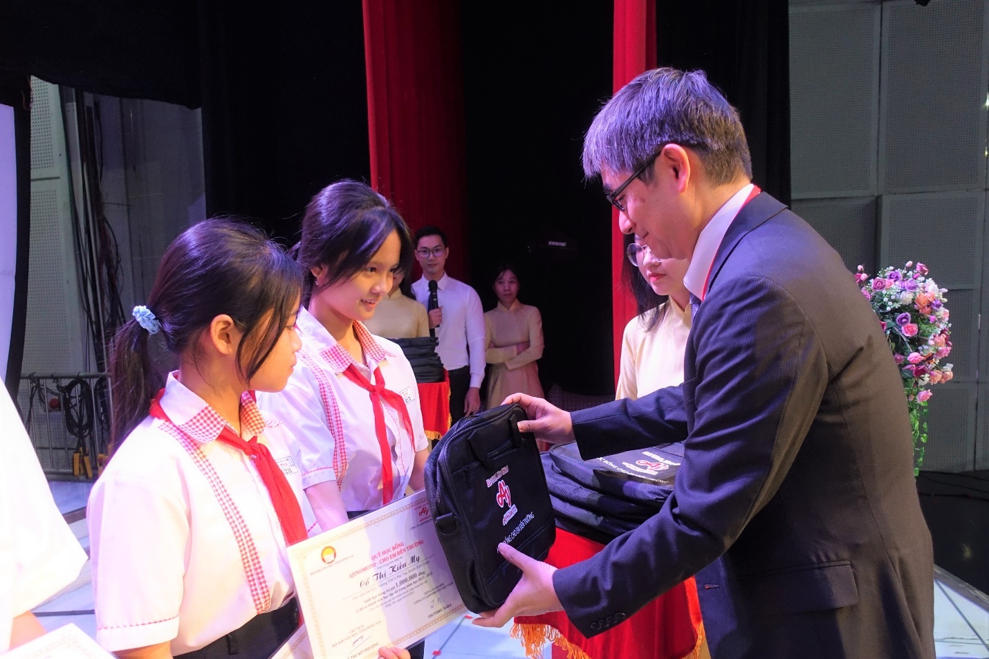 Ajinomoto Viet Nam,  Hoi Khuyen hoc anh 2