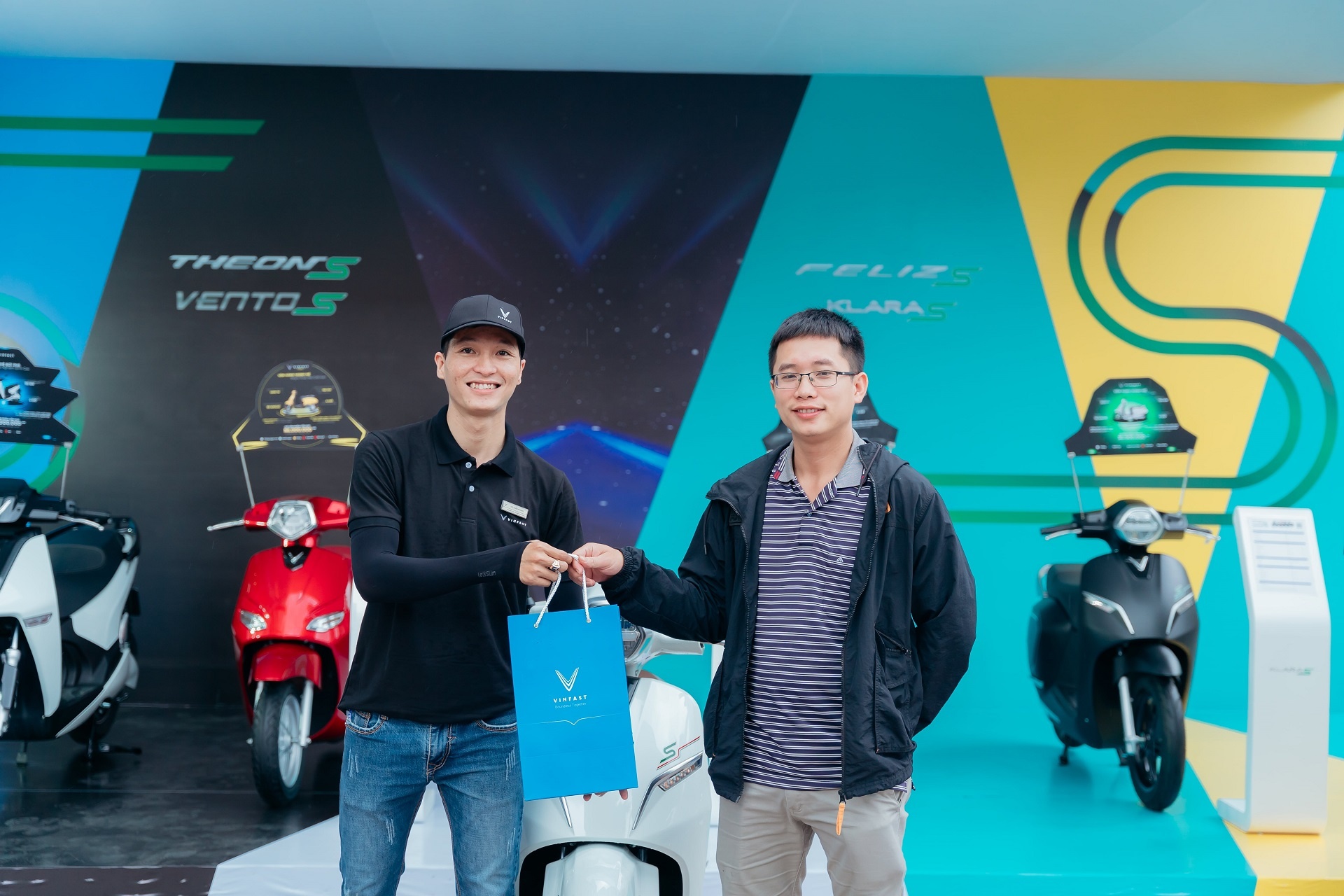 xe may dien,  VinFast anh 2