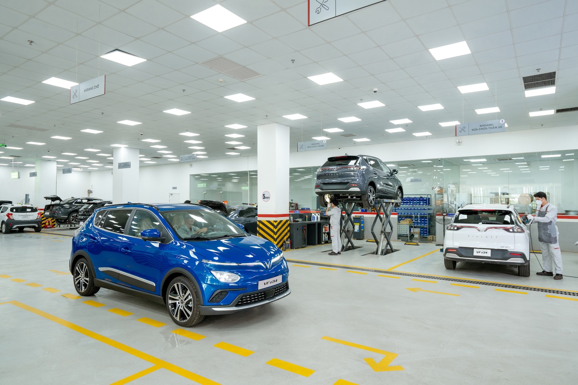 xuong dich vu,  VinFast anh 2