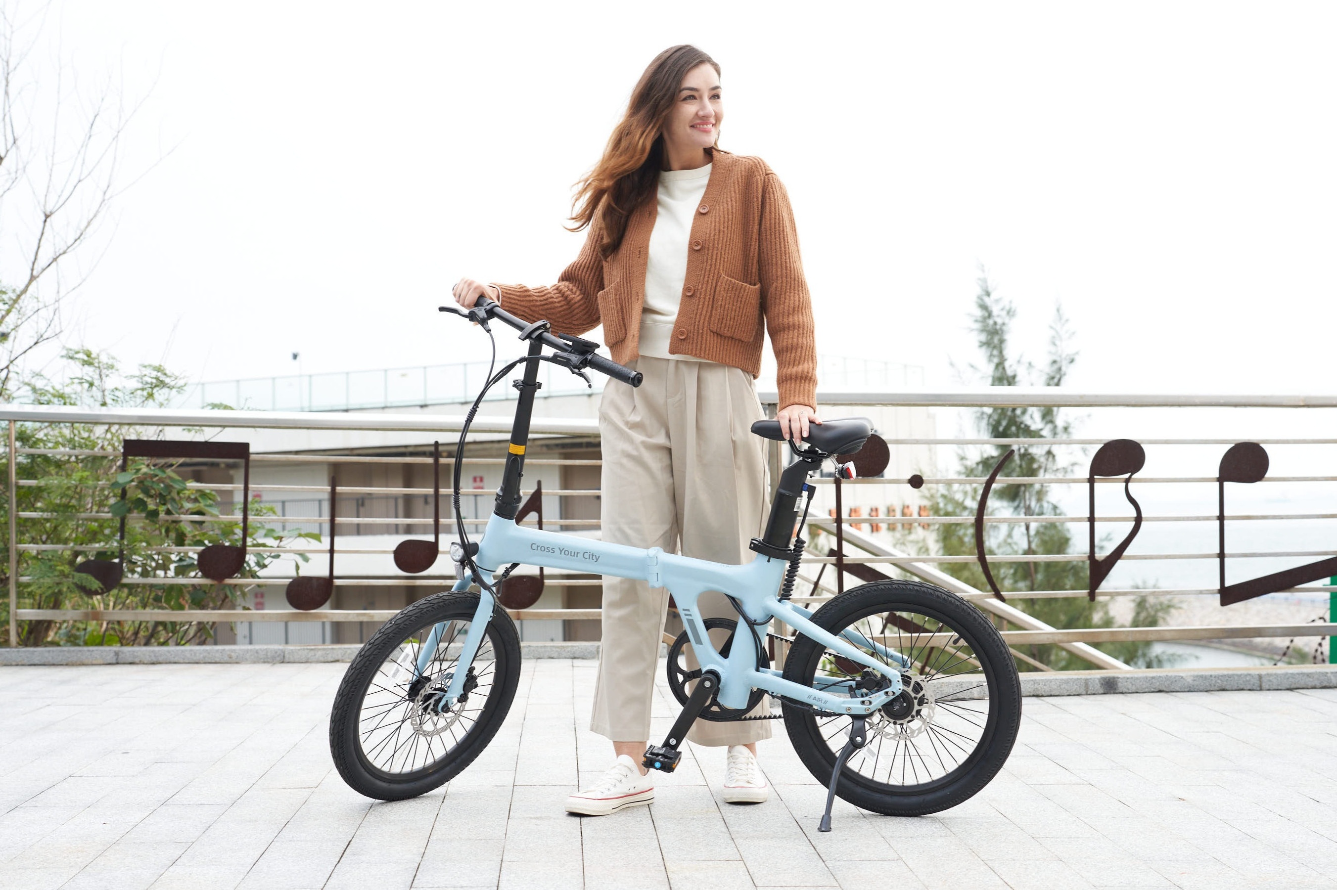 ADO Air - xe dap tro luc dien moi ra mat co gi dac biet? hinh anh