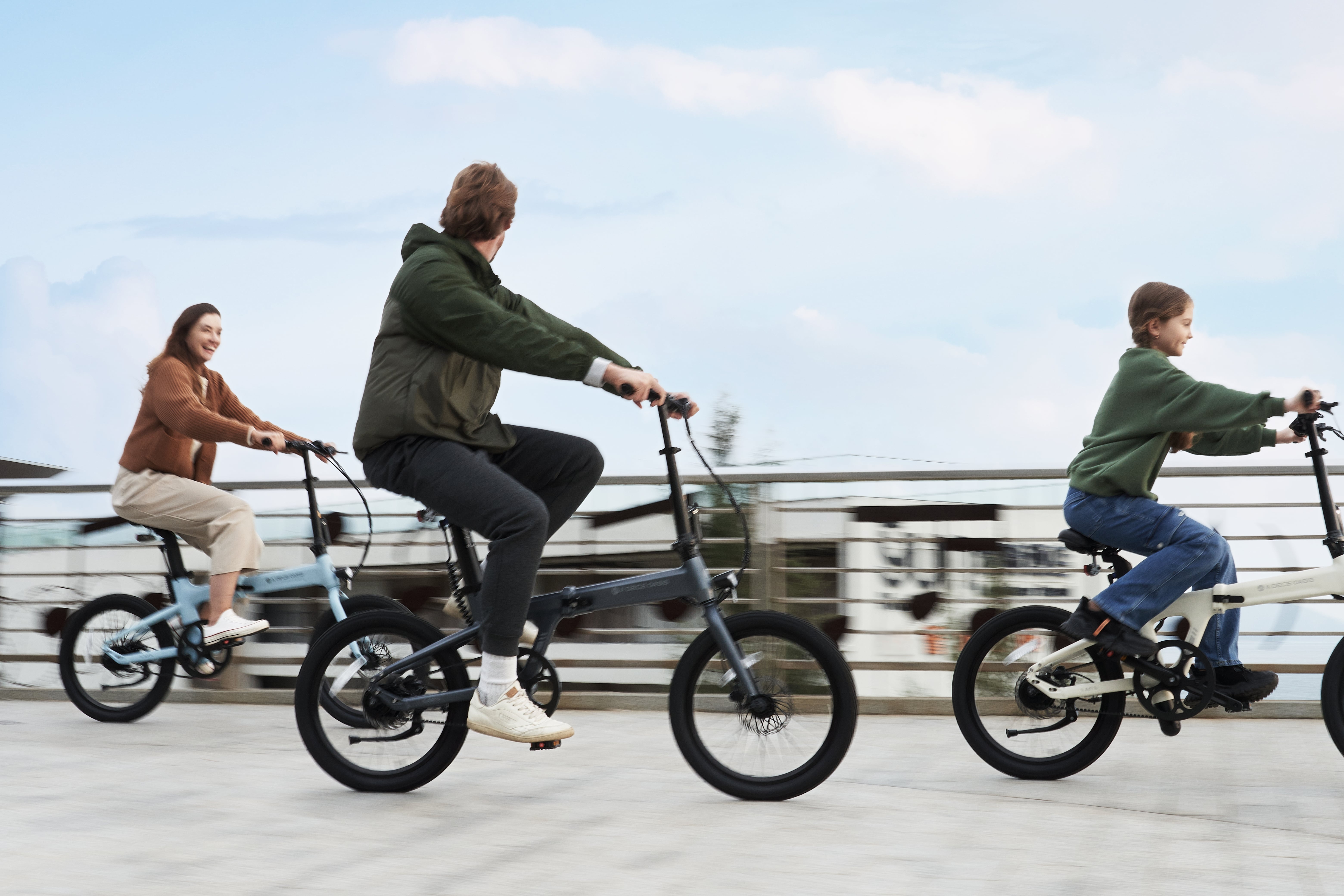 Xe dap tro luc dien anh 4