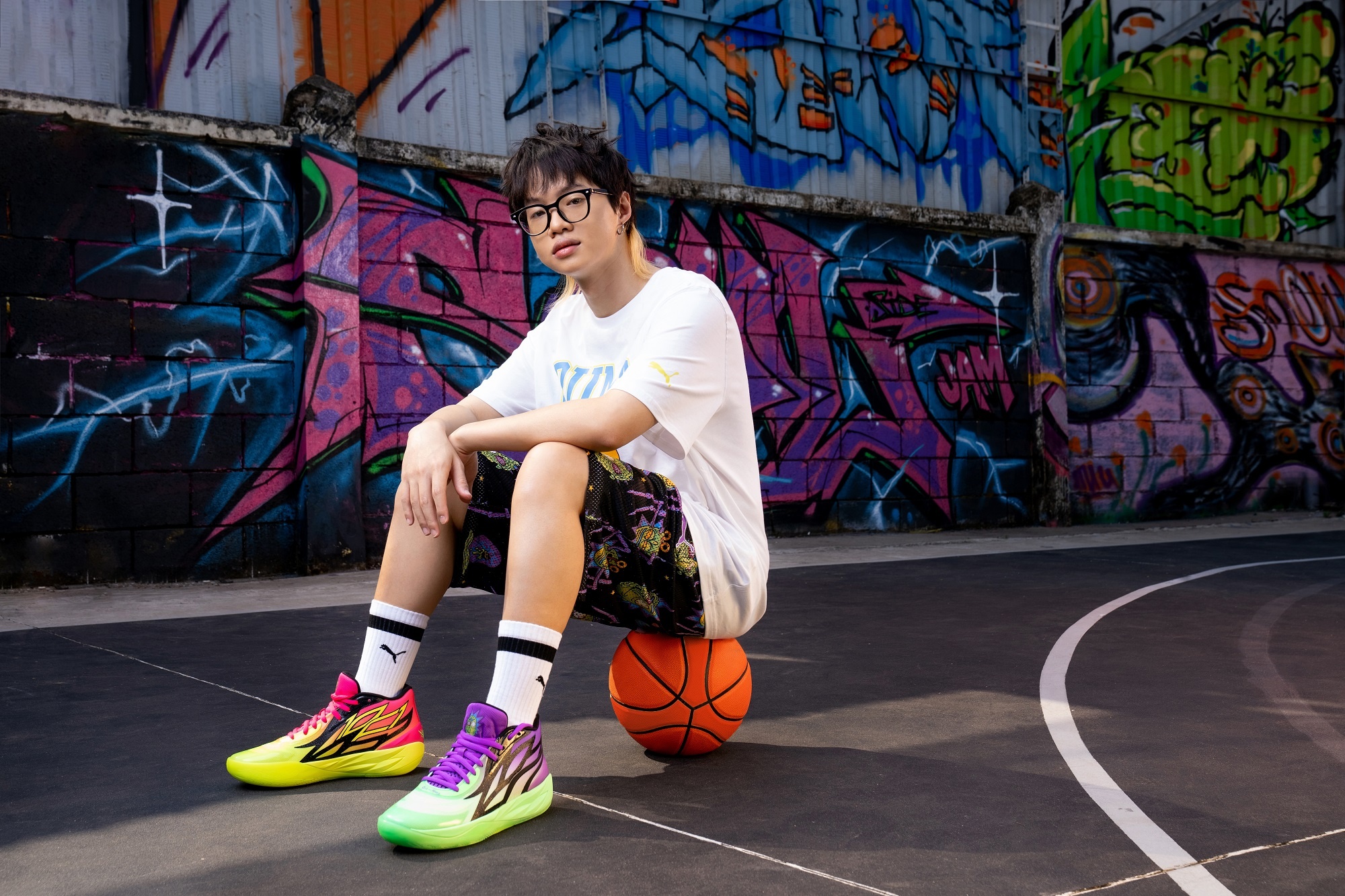 Ly giai suc hut cua doi giay Puma MB.02 Rick & Morty hinh anh