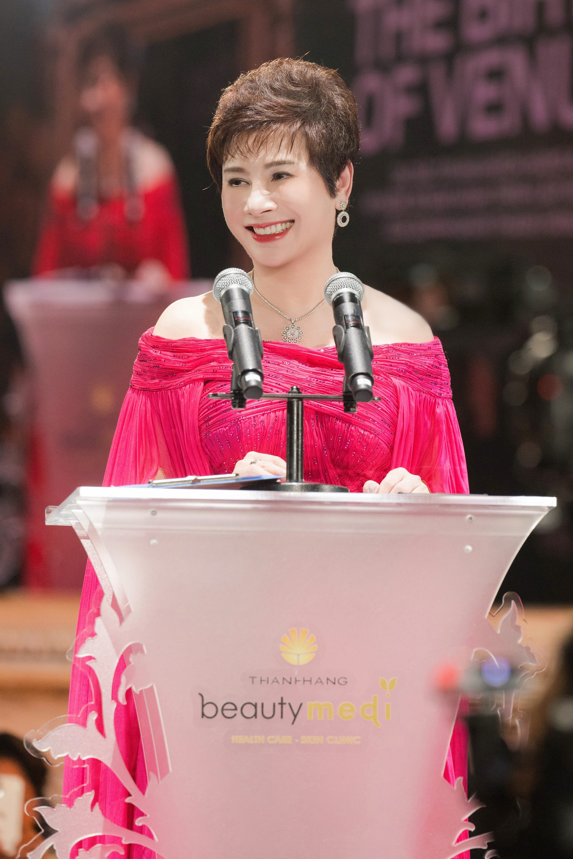 nhan sac,  Dang Thanh Hang anh 6