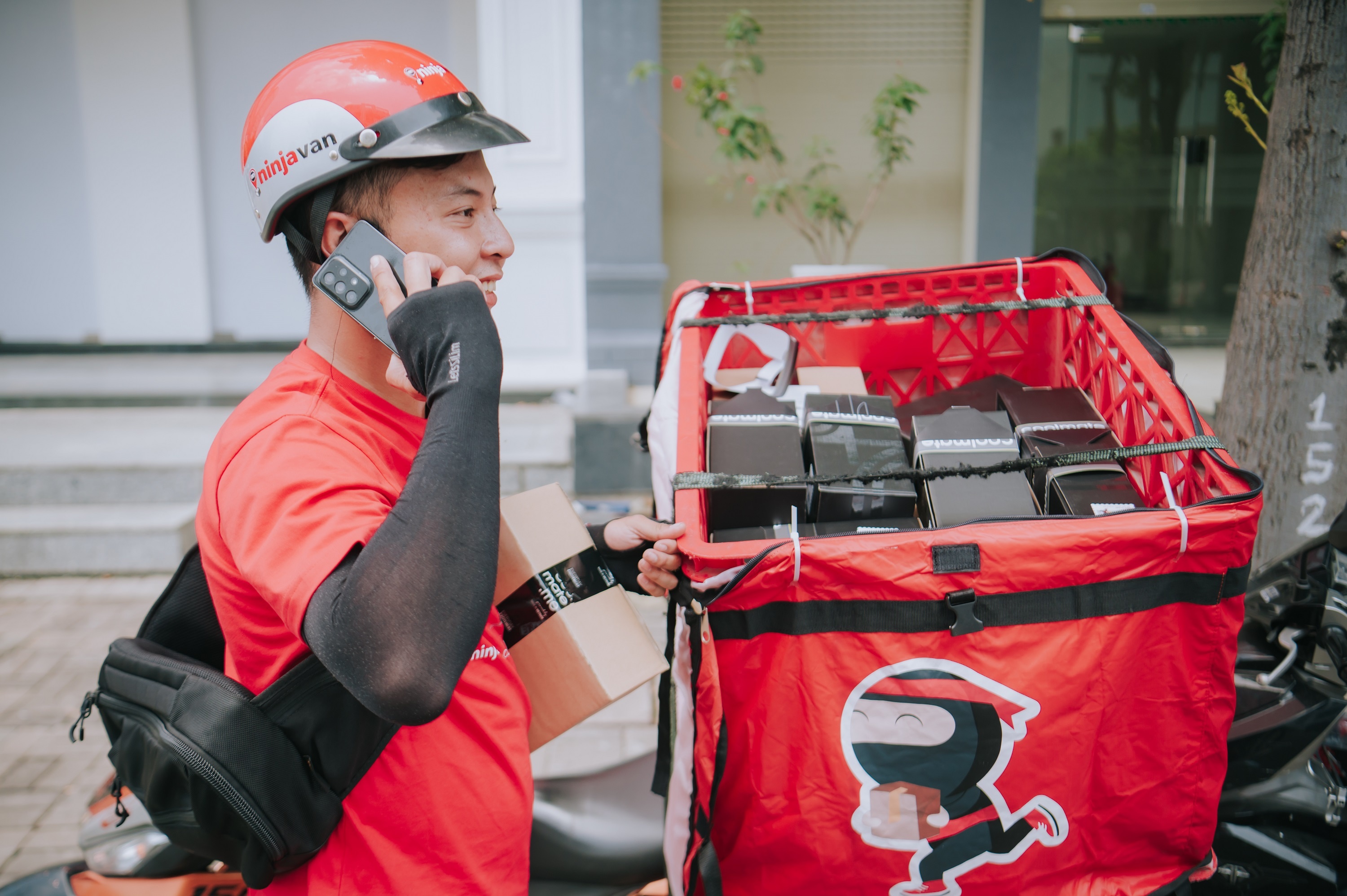 giao hang,  qua tang anh 1