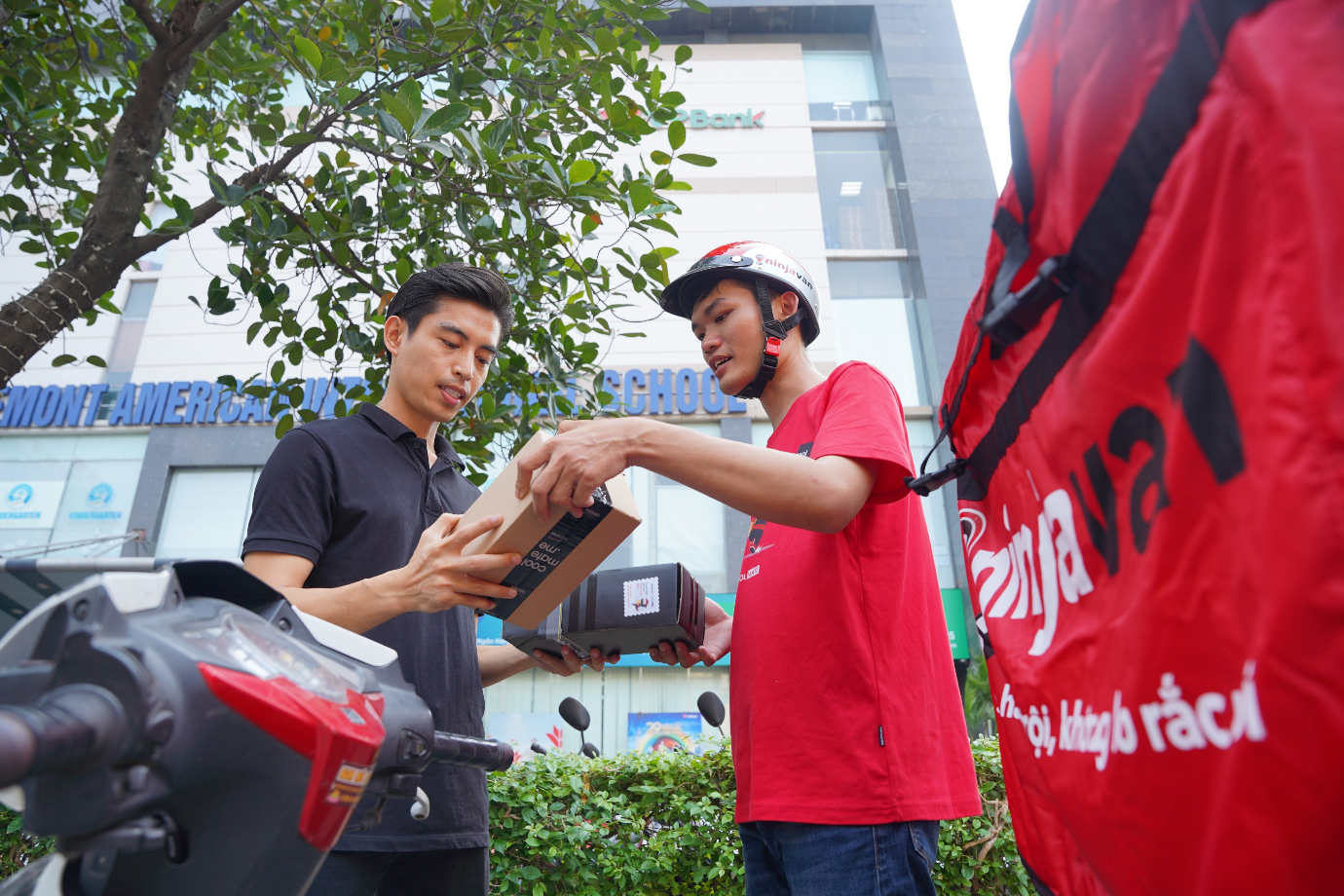 Ninja Van - doi tac duoc Coolmate tin cay nho lan toa niem vui hinh anh