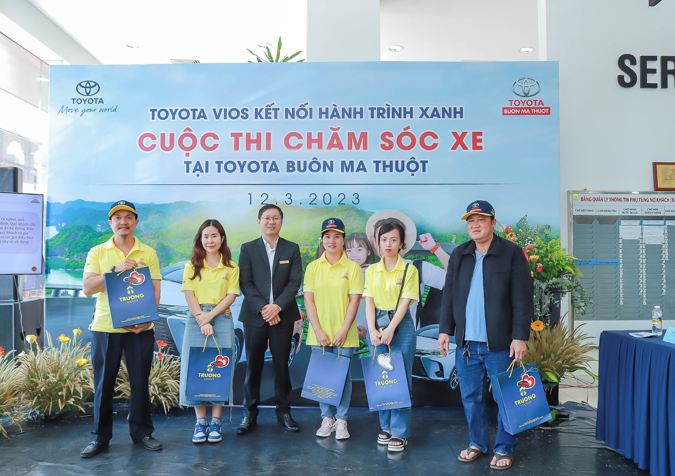 Toyota Viet Nam gioi thieu san choi moi la cho cong dong me xe hinh anh