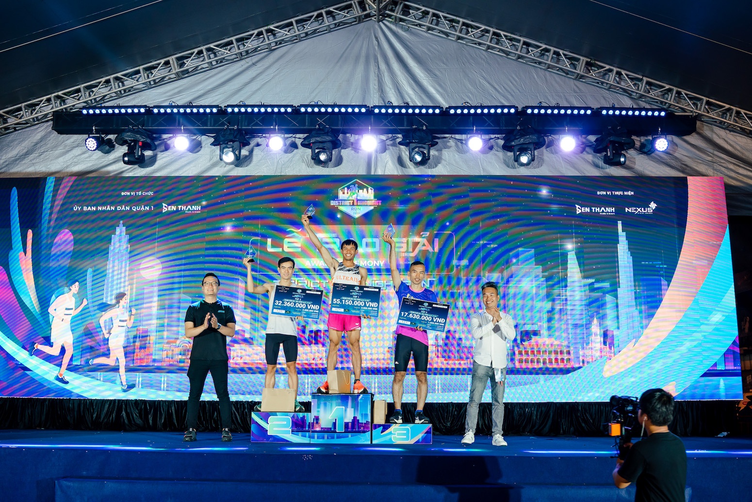 Venesa Viet Nam lan toa gia tri suc khoe cong dong tai giai chay dem hinh anh