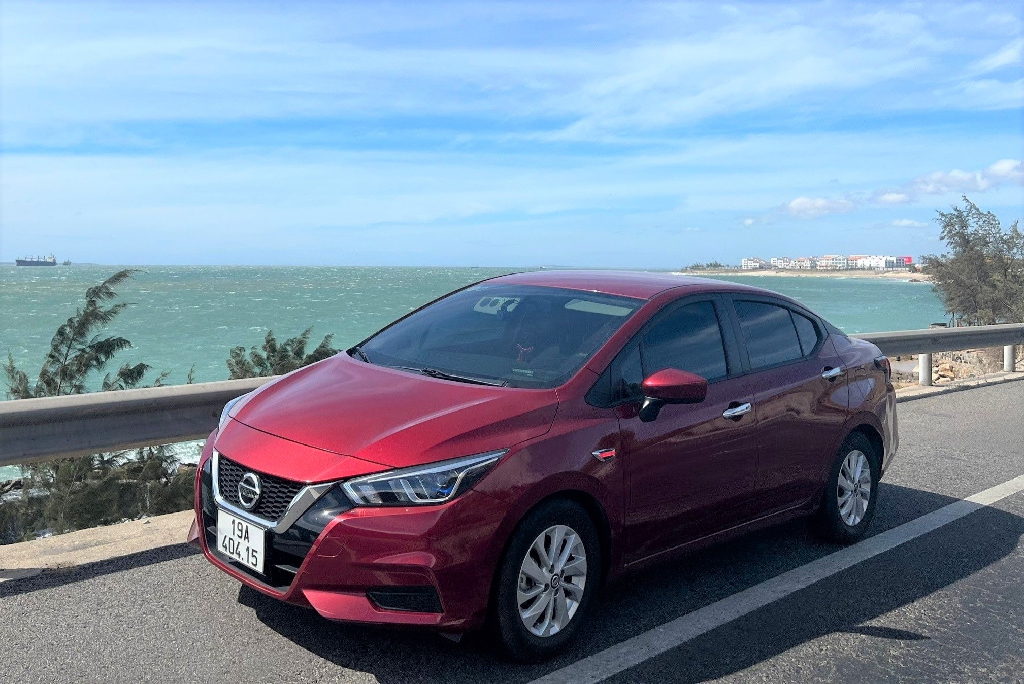 Nissan Almera - ban duong cho hanh trinh xuyen Viet hinh anh