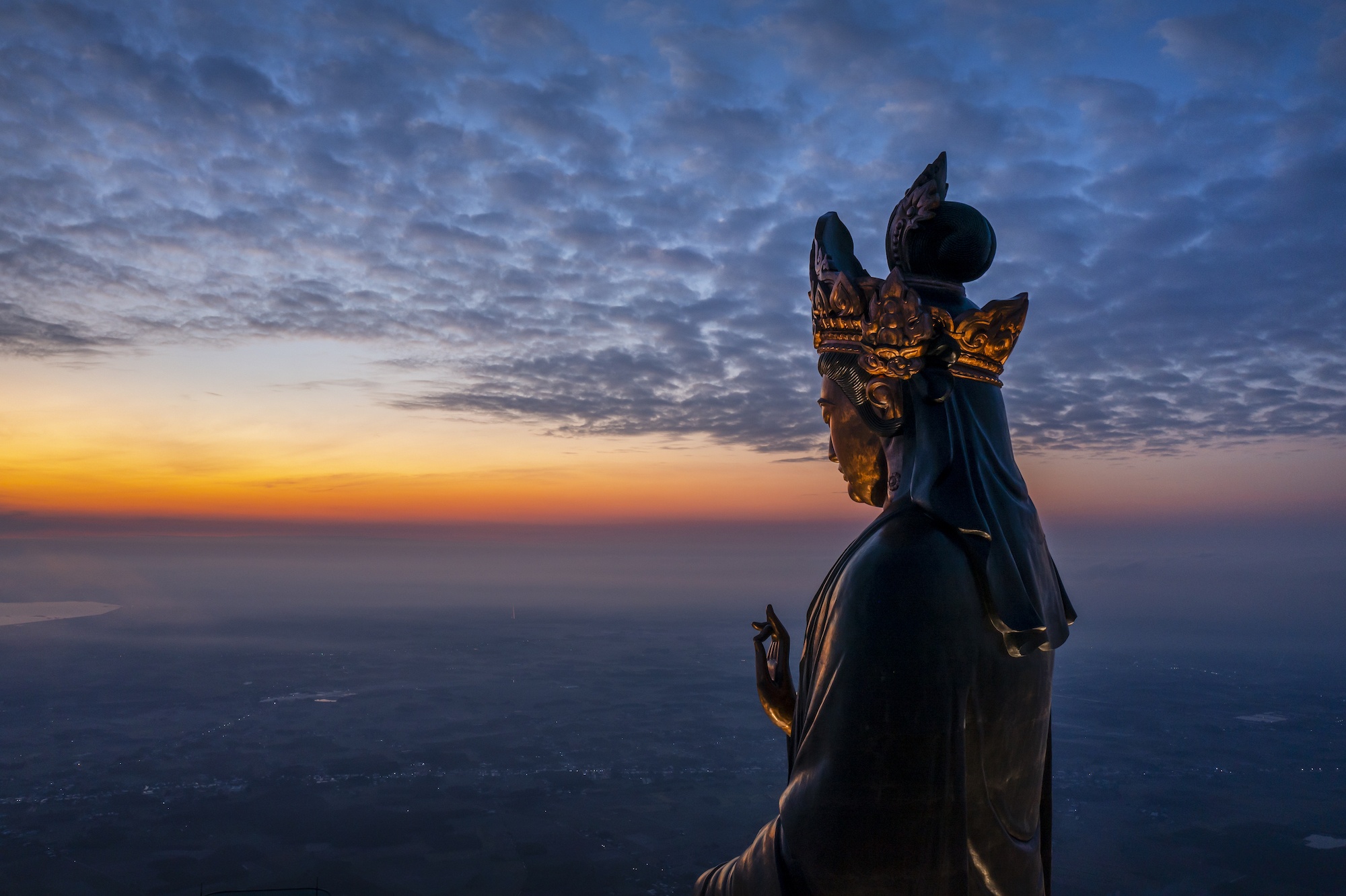 Den nui Ba Den Tay Ninh, van nhung chua nao? hinh anh