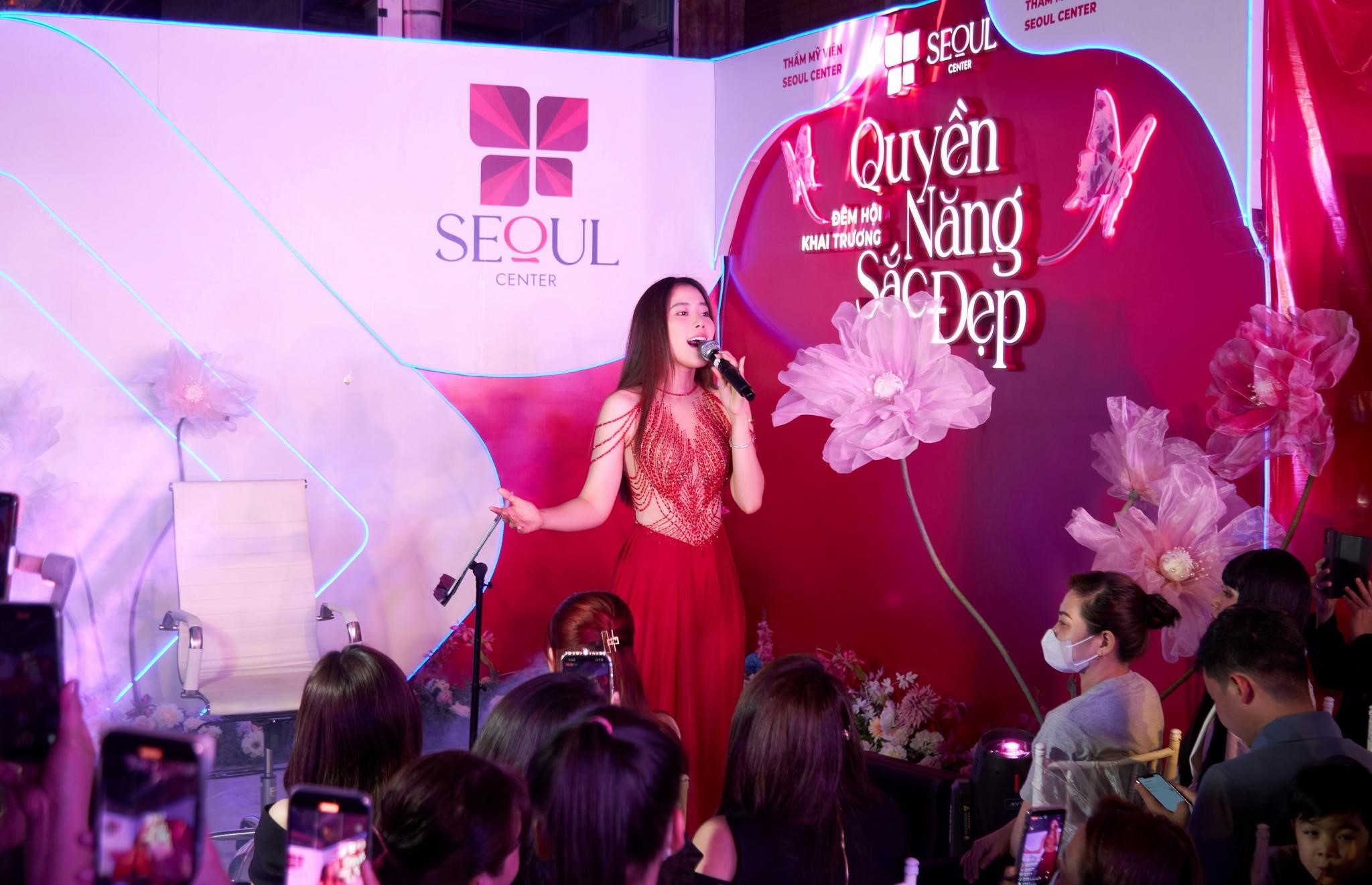 Nam Em khuay dong le khai truong Tham my vien Seoul Center hinh anh