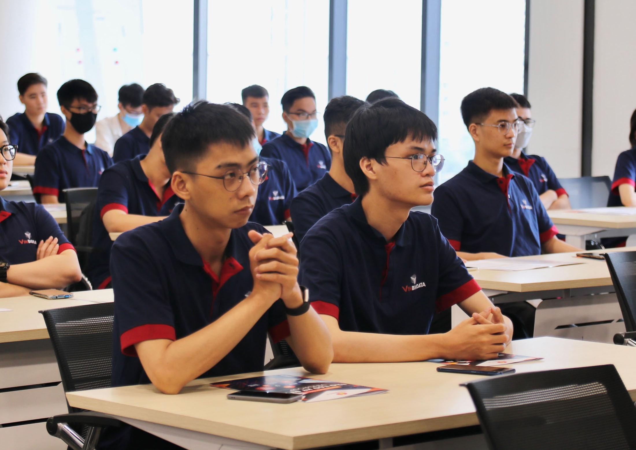 Chuong trinh dao tao ky su AI cua Vingroup tuyen sinh nam thu 4 hinh anh