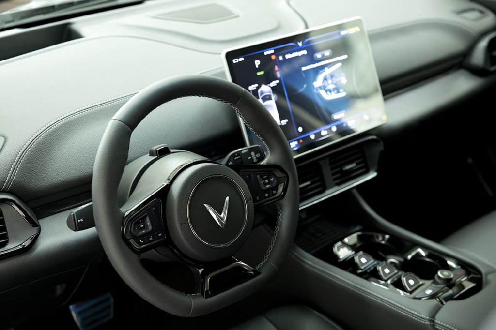 VinFast VF 8,  VinFast anh 3