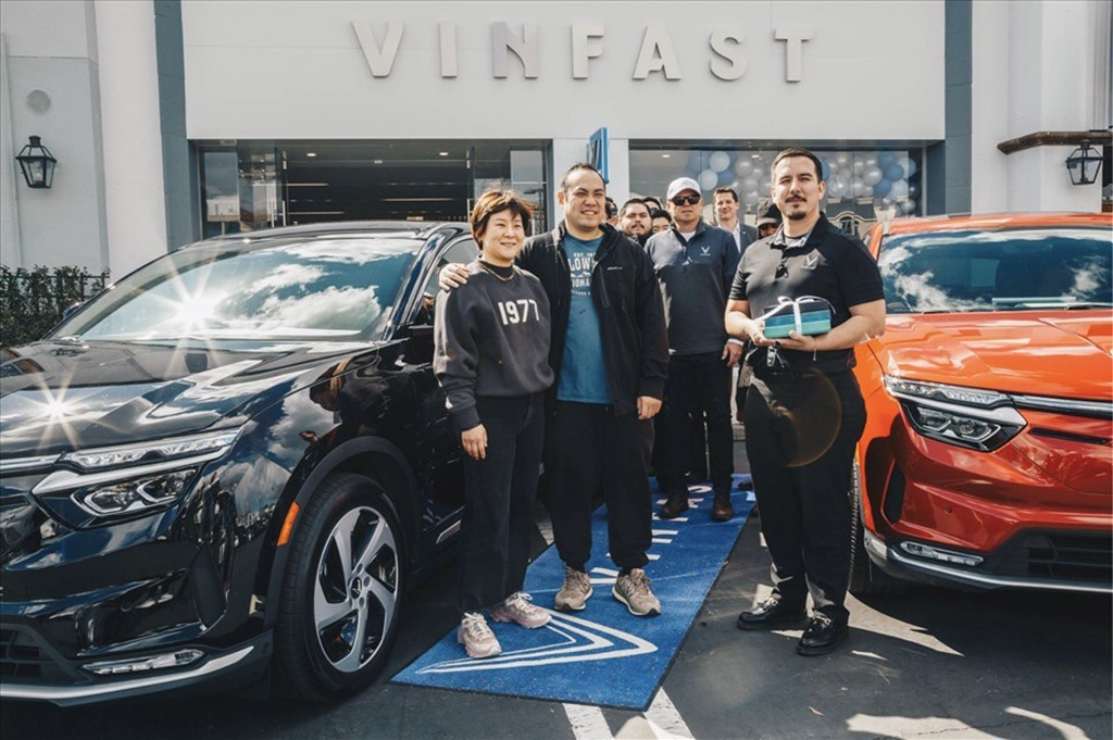 VinFast VF 8,  VinFast anh 4