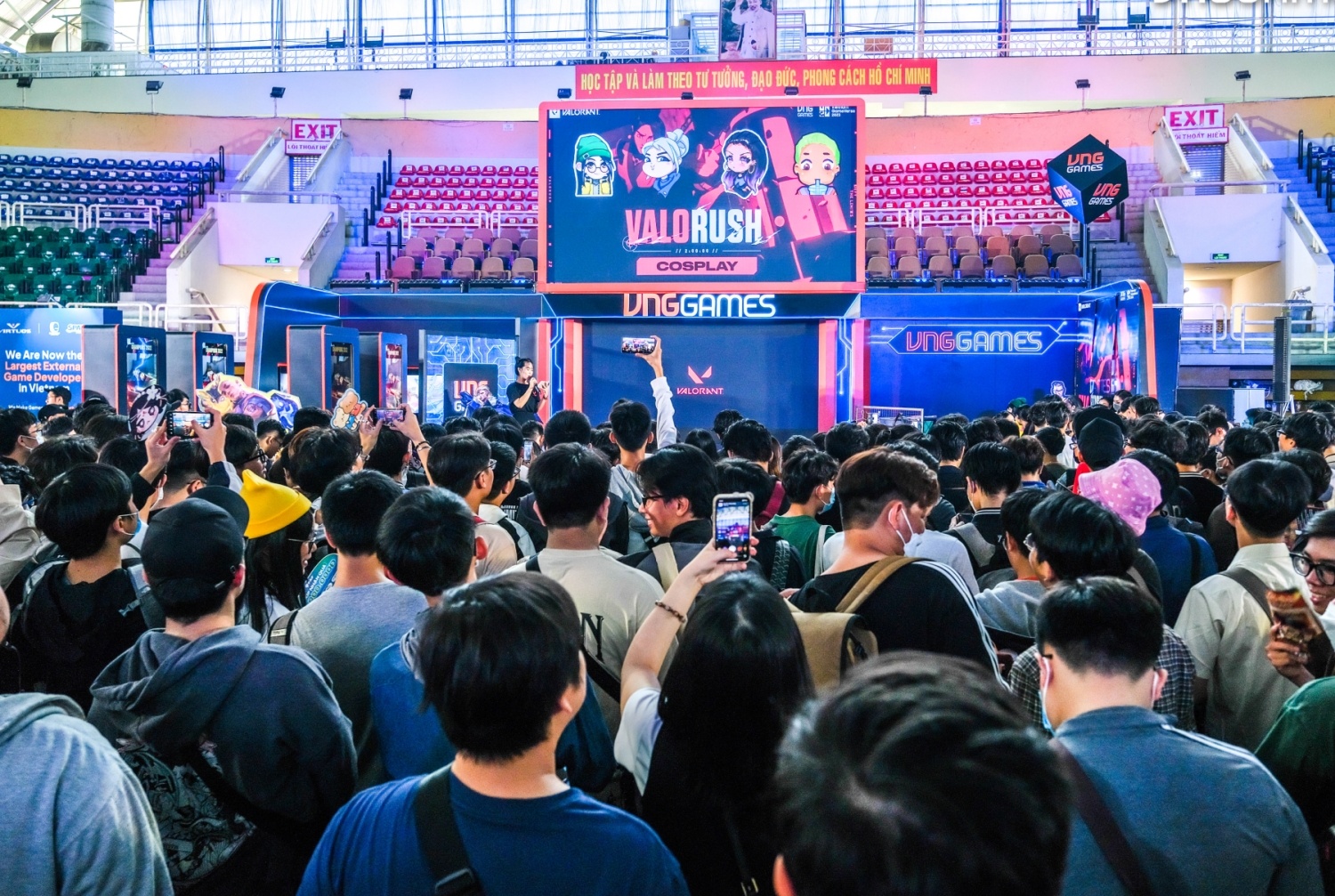 10.000 nguoi trai nghiem gian hang VNGGames tai Ngay hoi game Viet Nam hinh anh