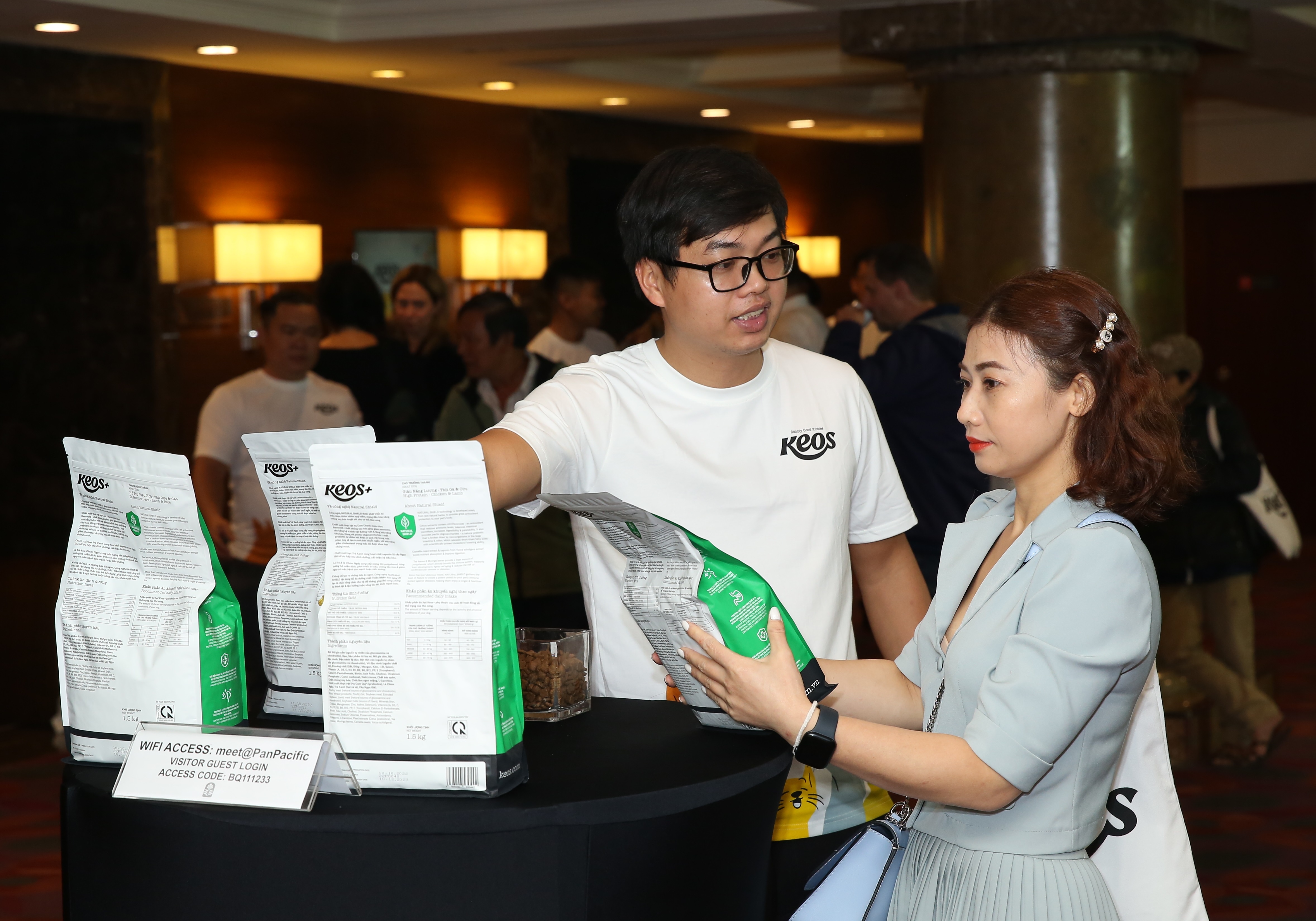 Thuc an dinh duong cho meo cung khoe manh va nang dong hinh anh