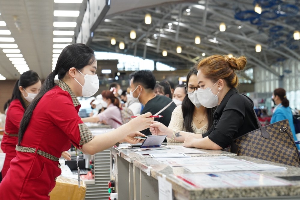 Can luu y gi khi di du lich dip le? hinh anh