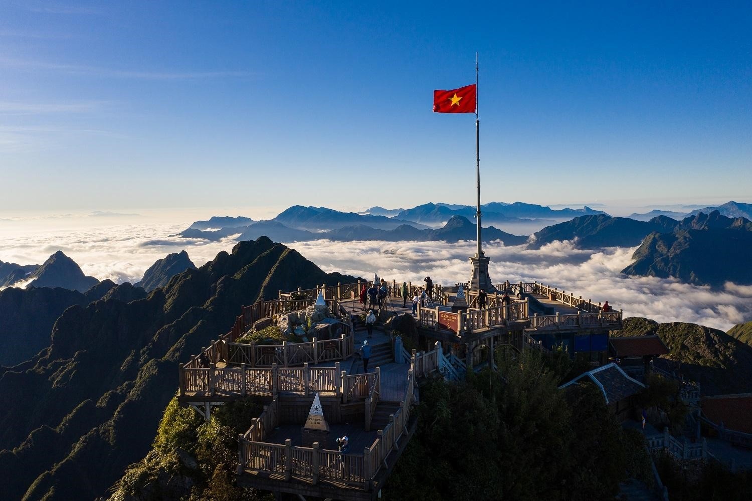 Cap treo Fansipan giam gia ve den 50% trong thang 4-5 hinh anh