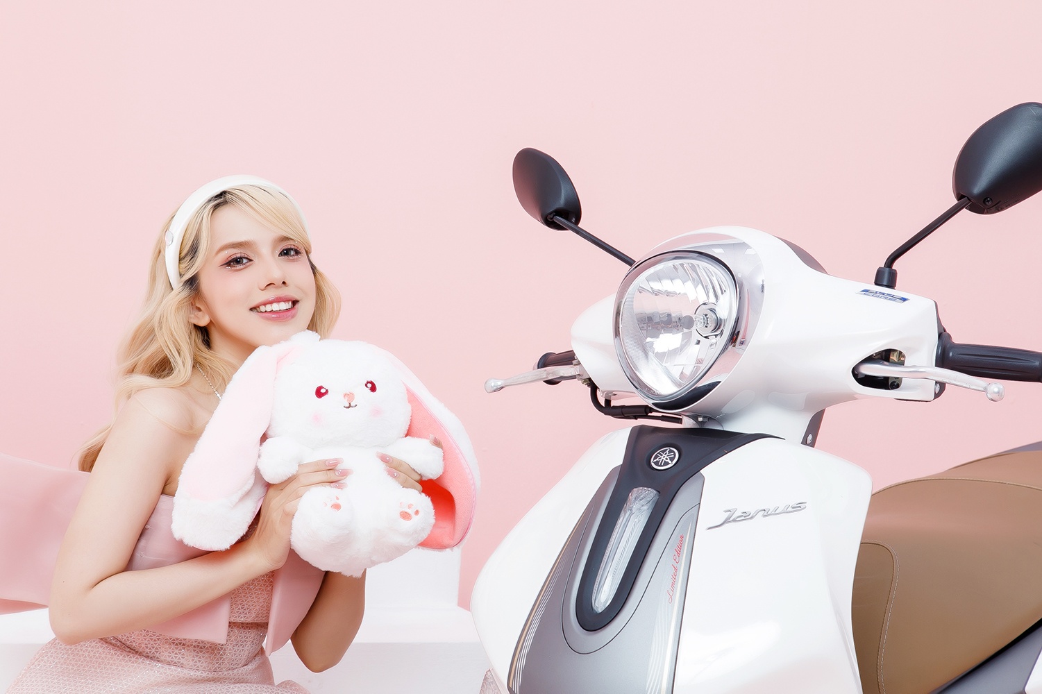 Miina hoa than thanh co nang 'keo ngot' hinh anh