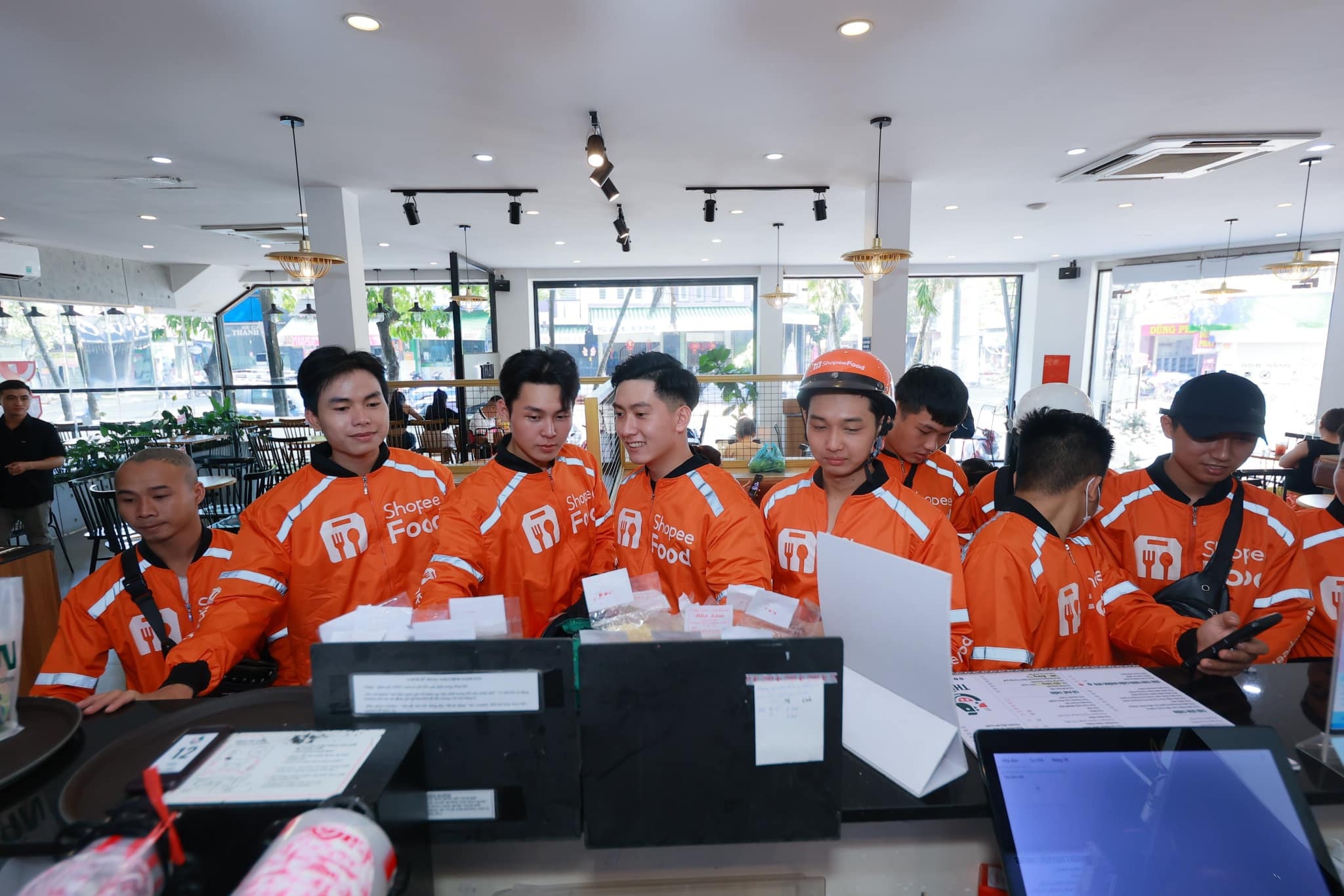 ShopeeFood,  dat mon anh 2