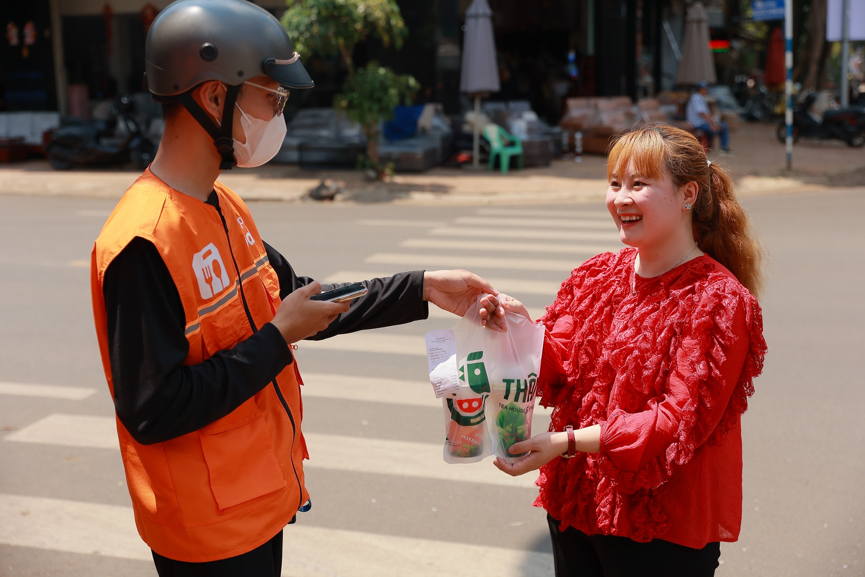 ShopeeFood tang tin do am thuc Buon Ma Thuot 2.000 ly tra sua 0 dong hinh anh