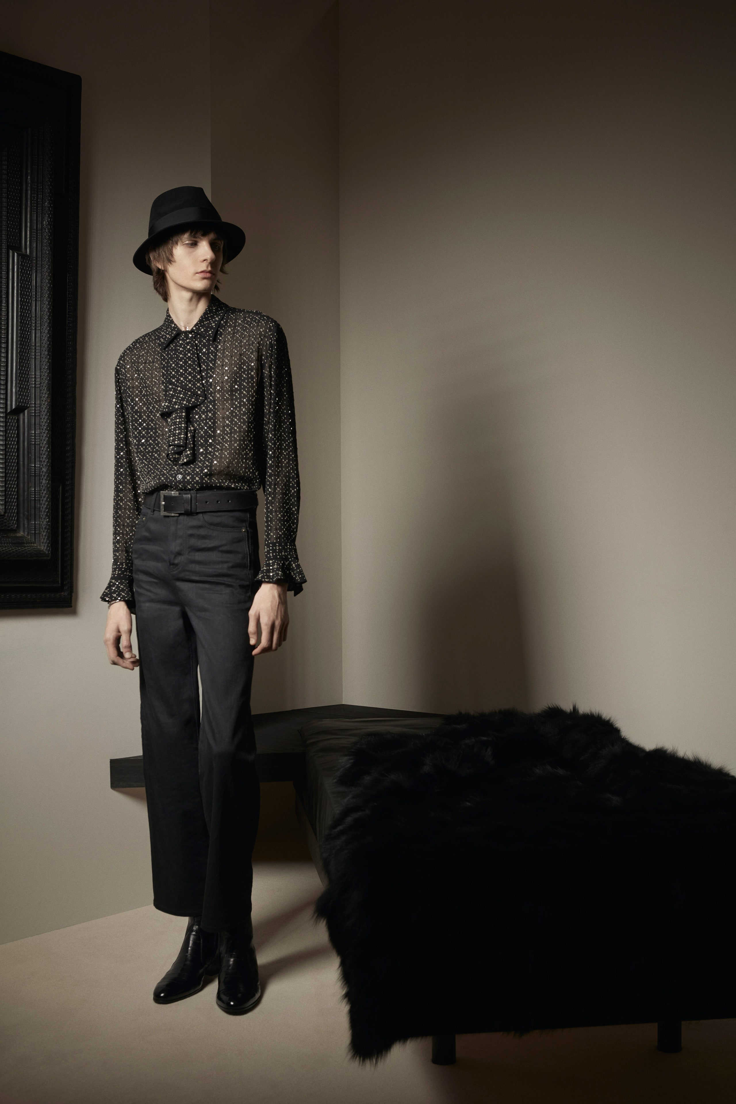 Saint Laurent giam gia anh 4