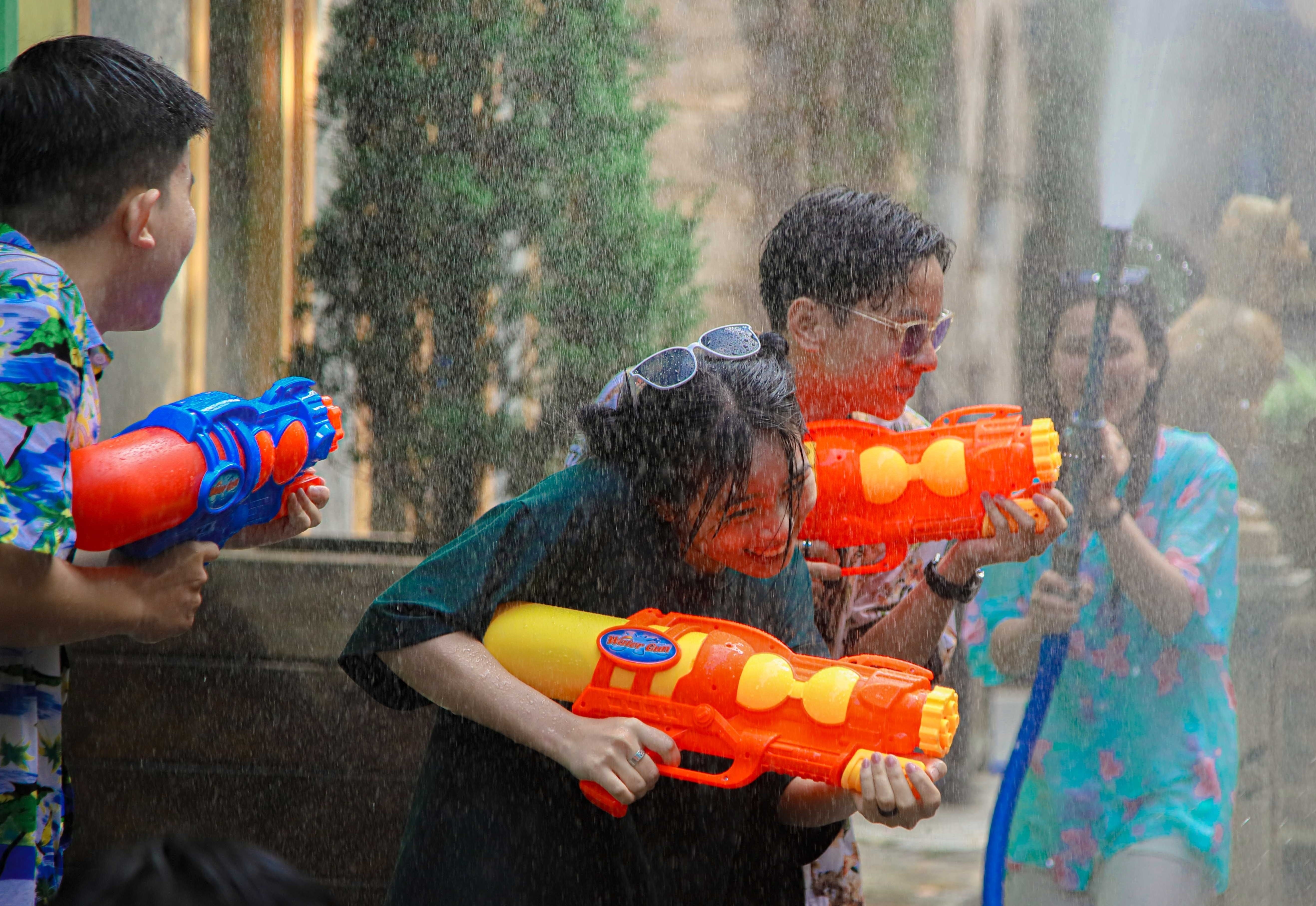 Le hoi te nuoc Happy Songkran lan dau dien ra tai Ba Na Hills hinh anh