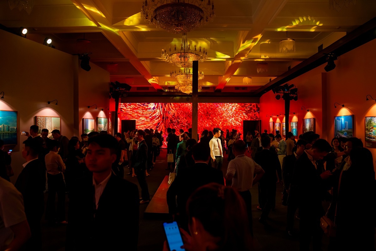 3 diem cuon hut khong the bo lo tai trien lam 'Glory to Glory' hinh anh