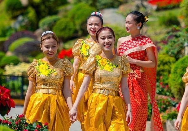 Nhieu di san van hoa phi vat the duoc tai hien tren nui Ba Den hinh anh