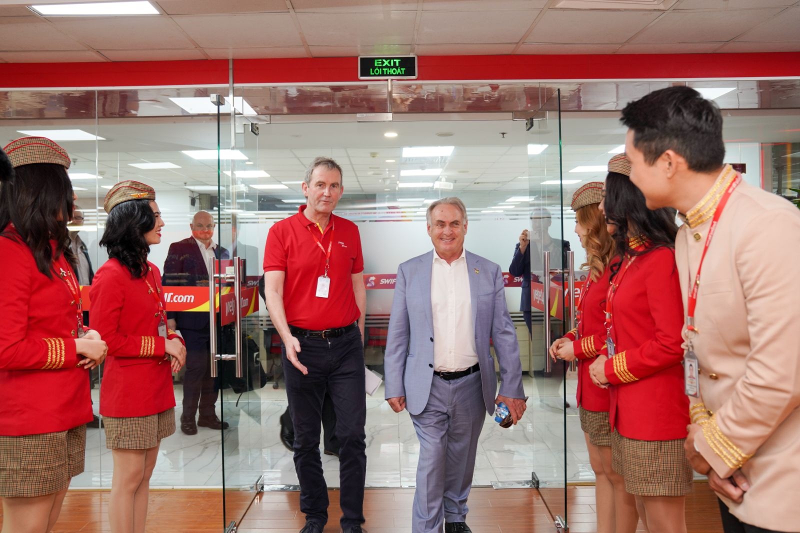 Vietjet,  Andrew Goledzinowski anh 2