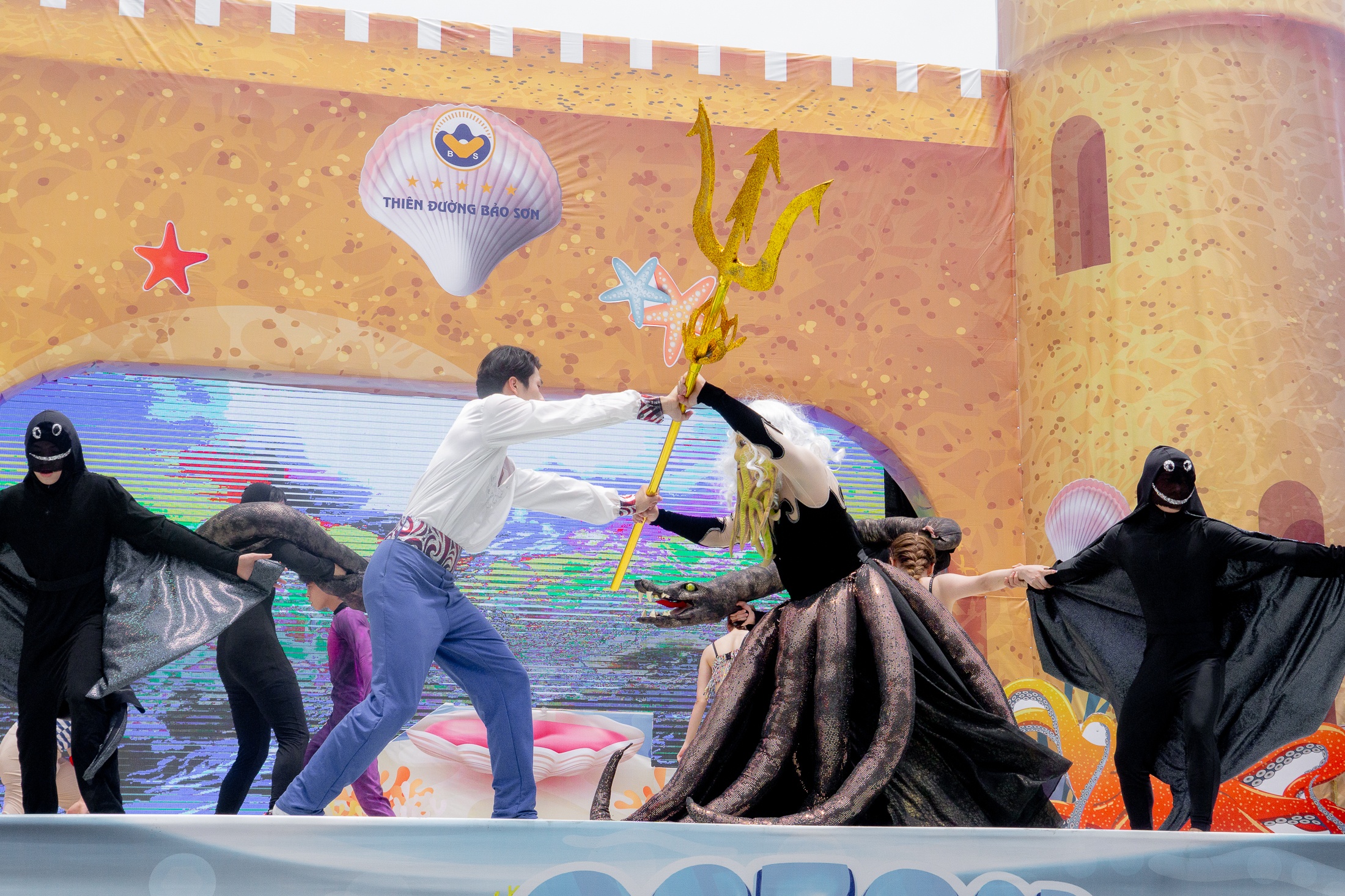 Thien duong Bao Son,  Aloha Summer anh 4