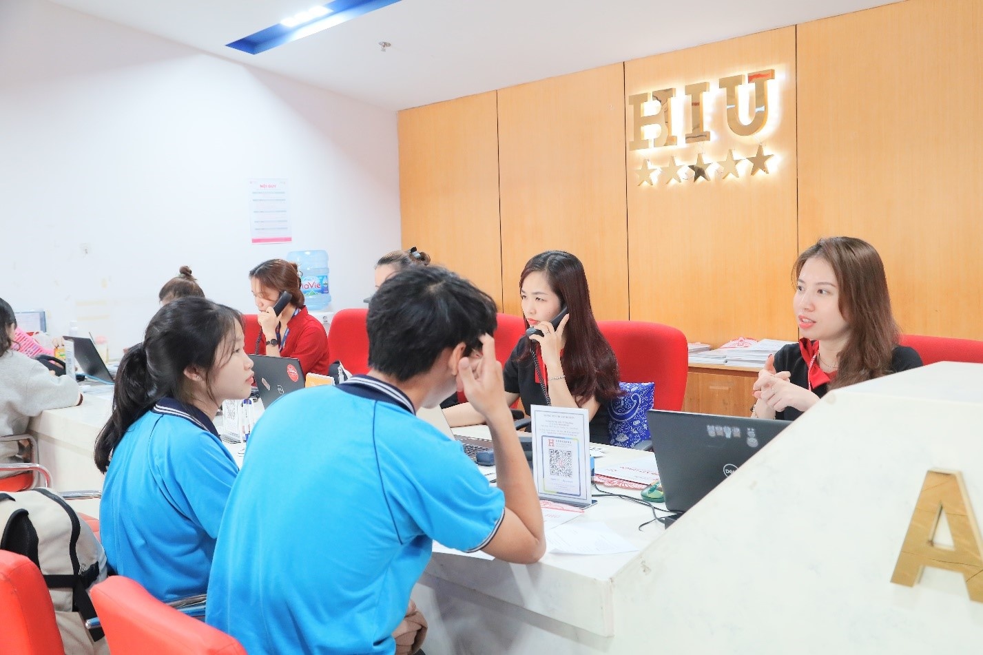 Truong Dai hoc Quoc te Hong Bang giam hoc phi cho tan sinh vien hinh anh