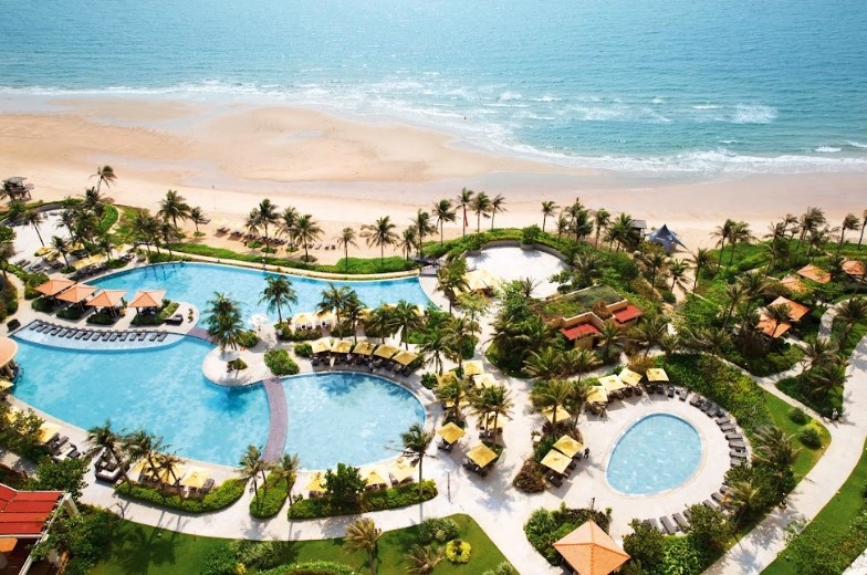 Loi moi thong dong thang 4 tai The Grand Ho Tram Strip hinh anh