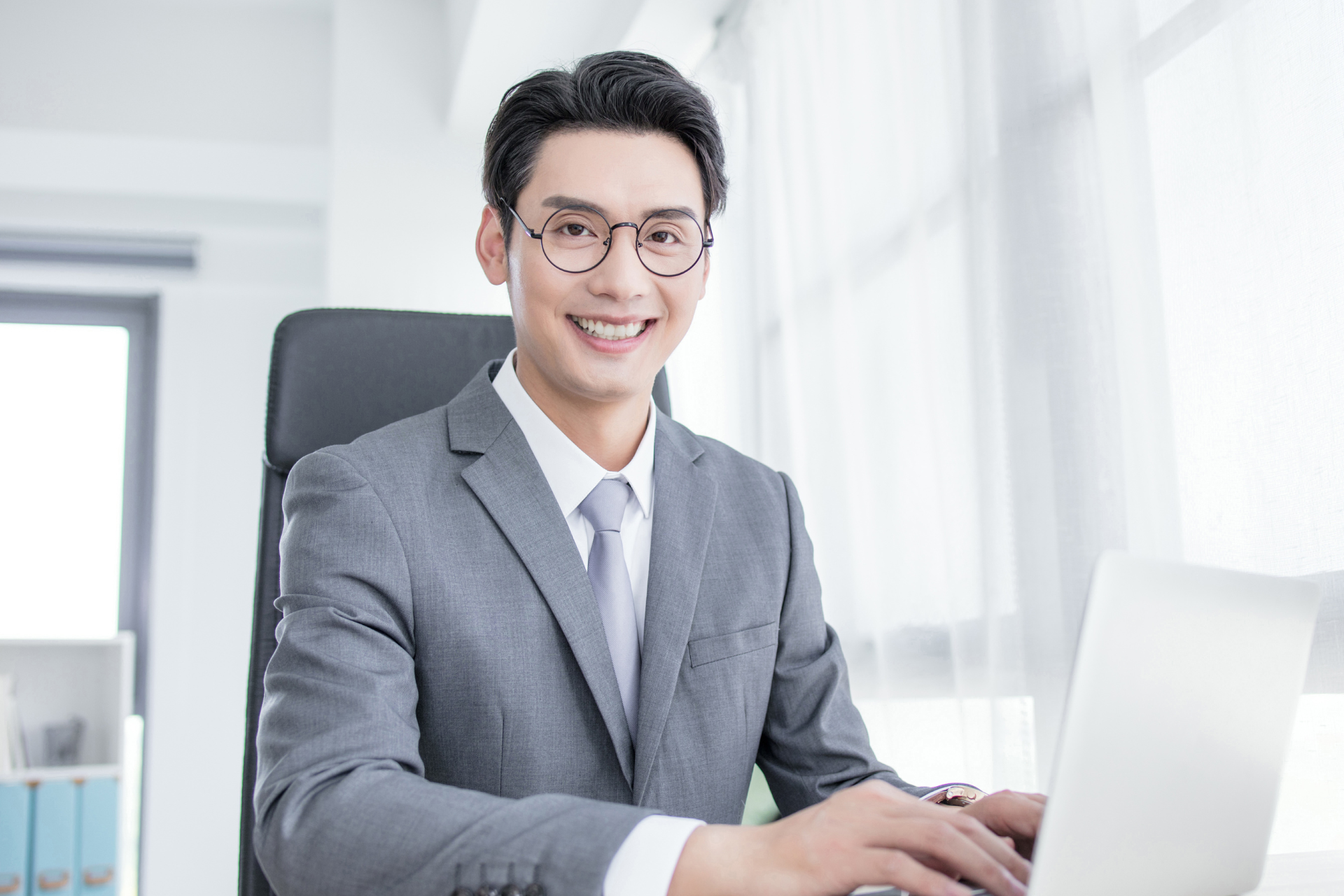 Tủ chăm sóc quần áo ảnh 1 Tu cham soc quan ao anh 1