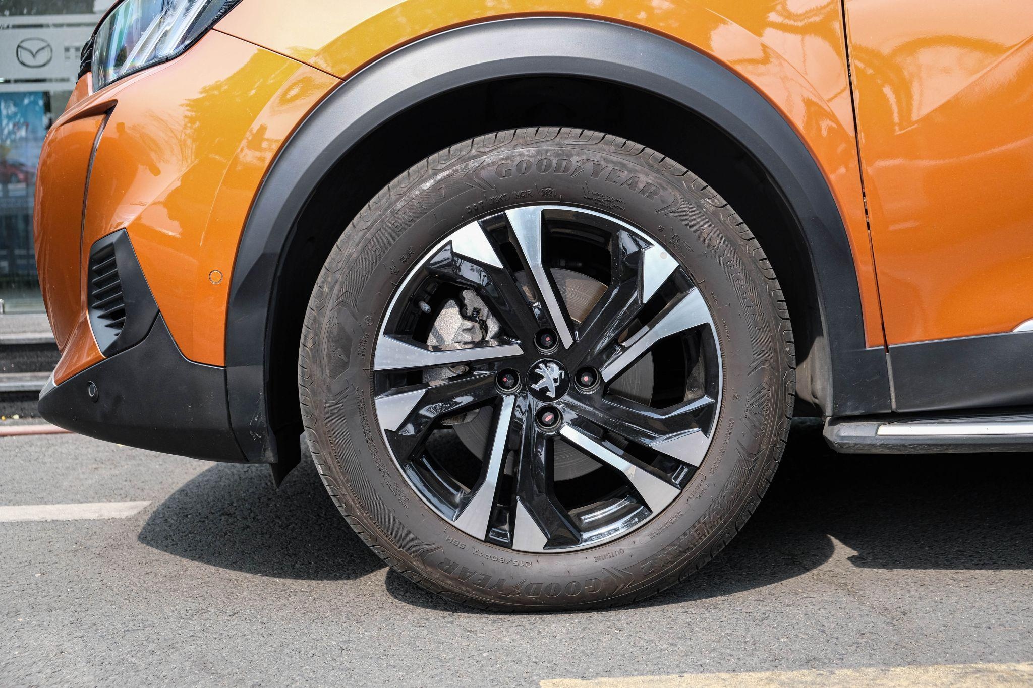 Peugeot 2008,  SUV gam cao anh 3