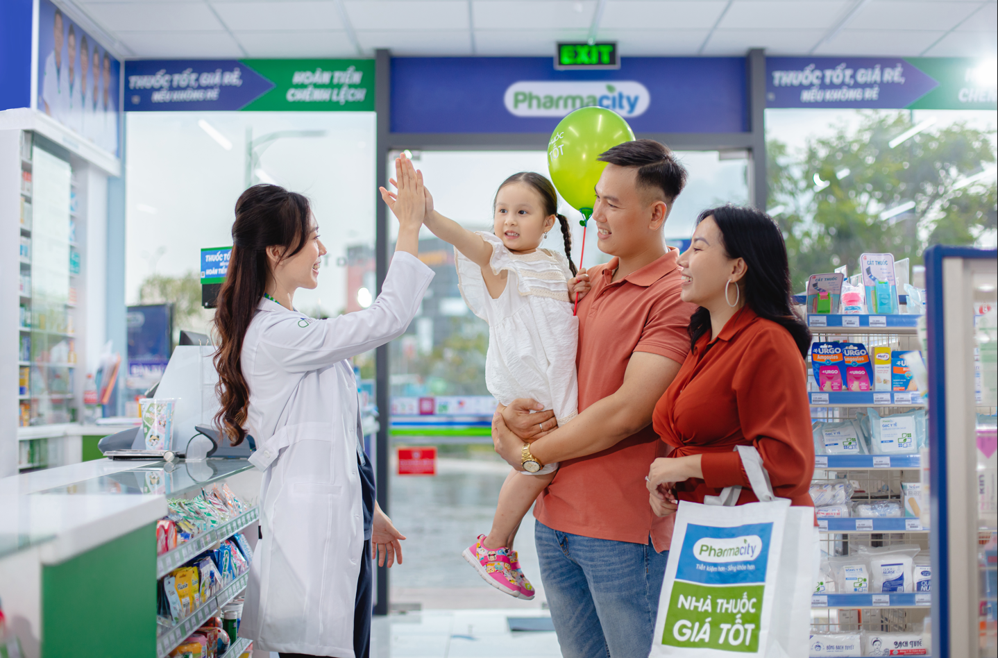 Tin nhiem tu khach hang tao nen thanh cong cho don vi ban le duoc pham hinh anh