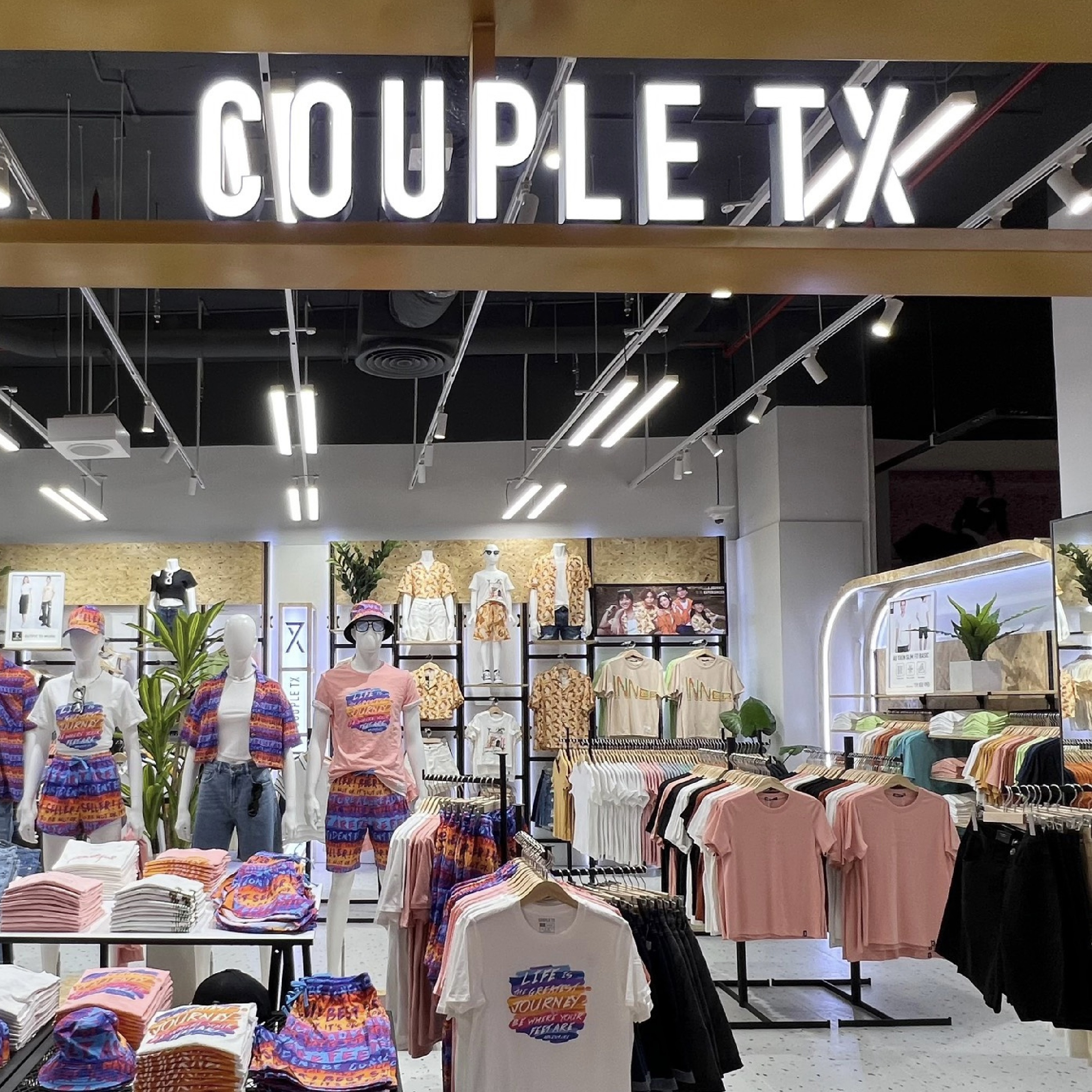 Couple TX,  thuong hieu thoi trang anh 1