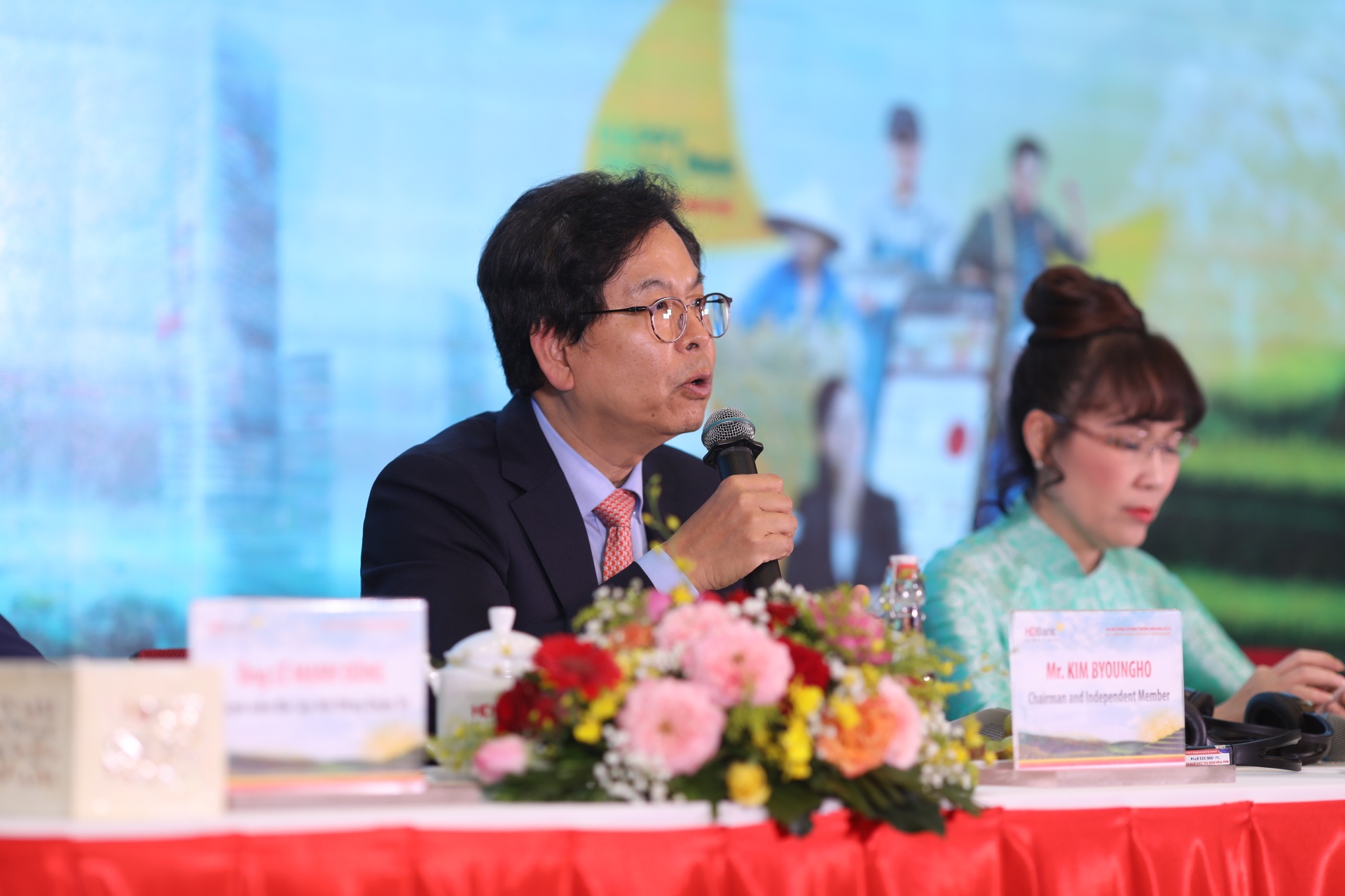 Dai dien HDBank: 'Trai phieu DN dau tu an toan, hieu qua sinh loi cao' hinh anh