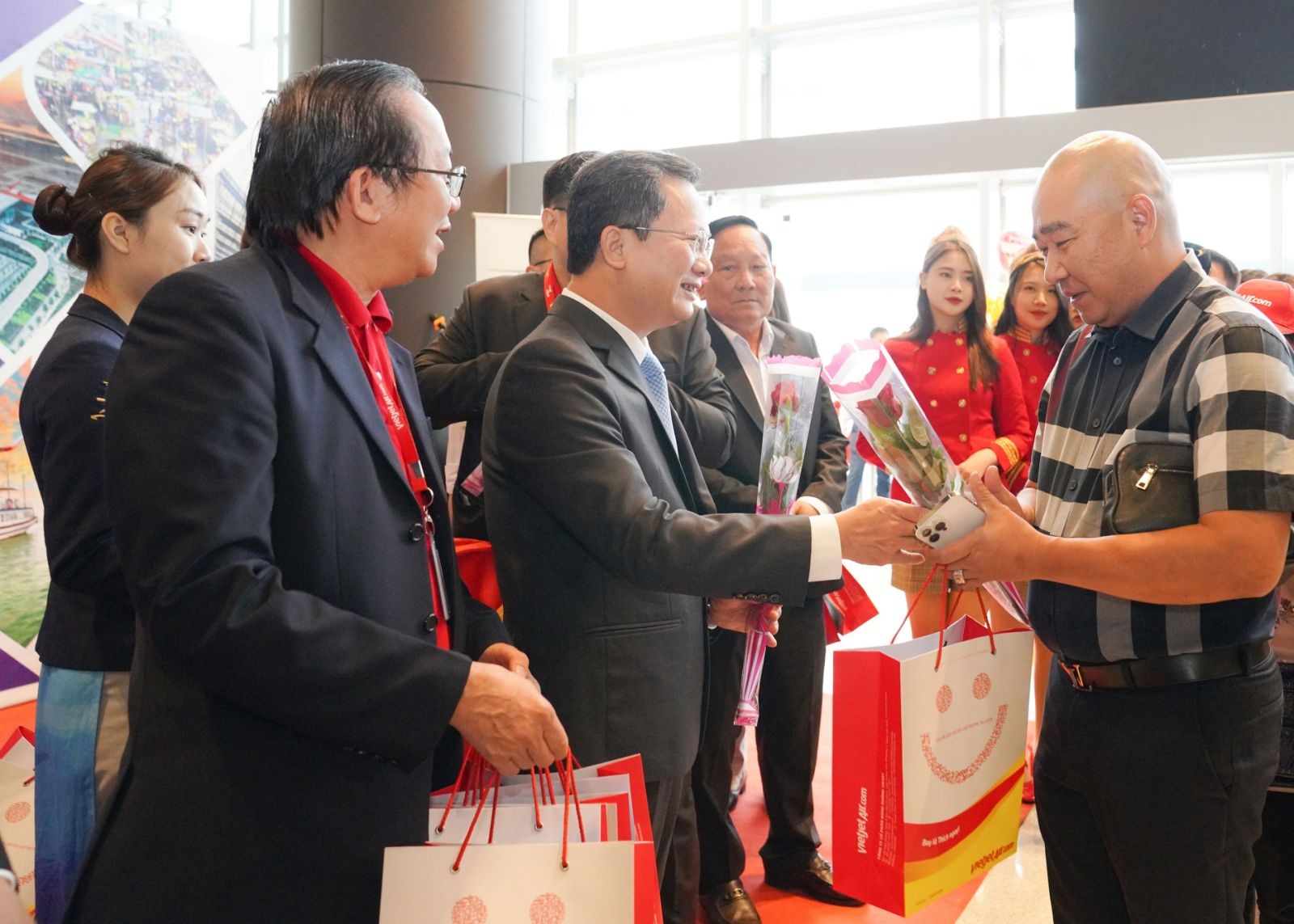 Vietjet,  ung dung SkyJoy anh 2