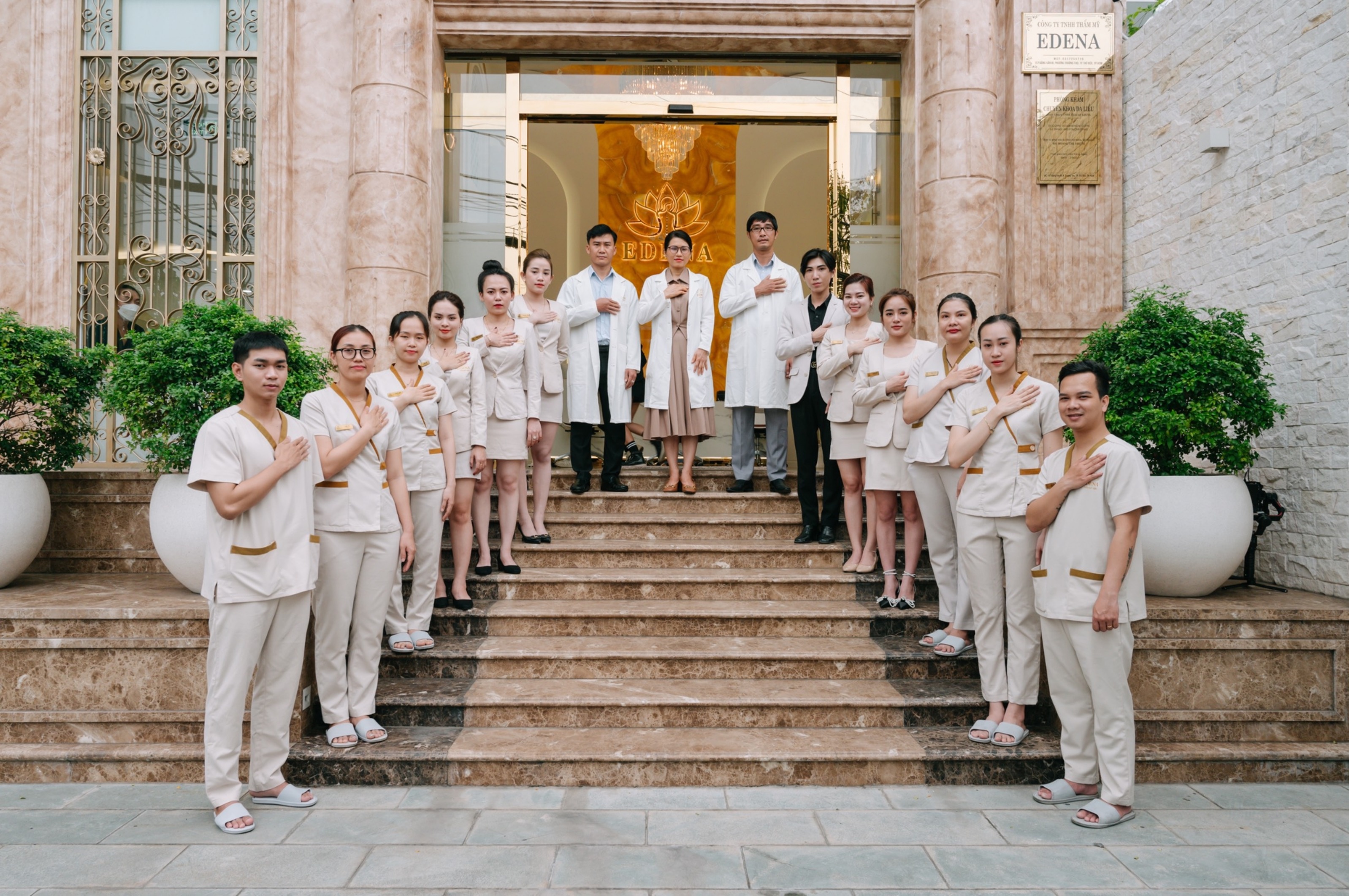 Phẫu thuật nâng mũi ảnh 1 Phau thuat nang mui anh 1